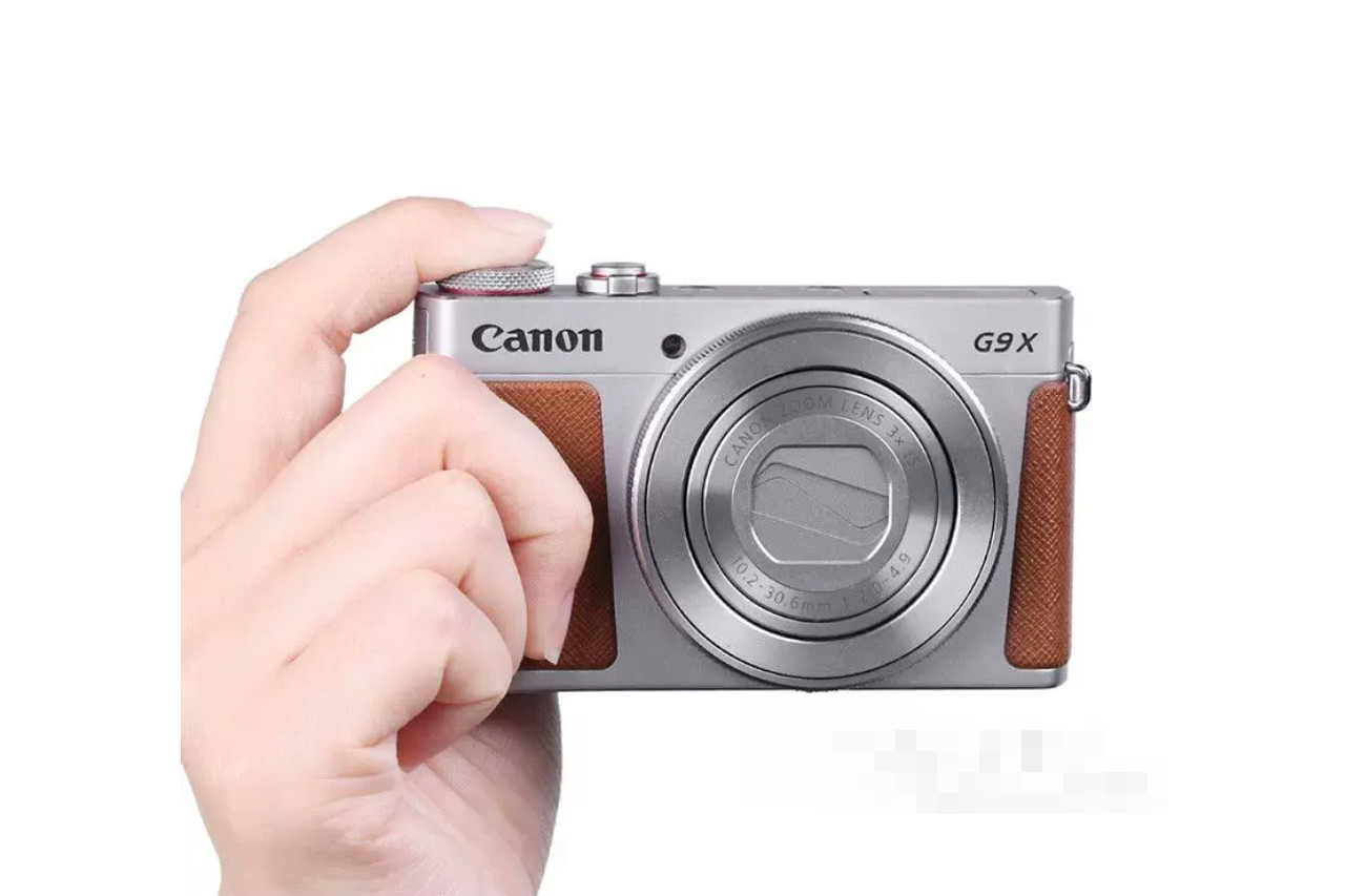 Canon G9 X 20.2 MP Compact Camera 3X Optical Zoom f2 0 Touch Screen Travel