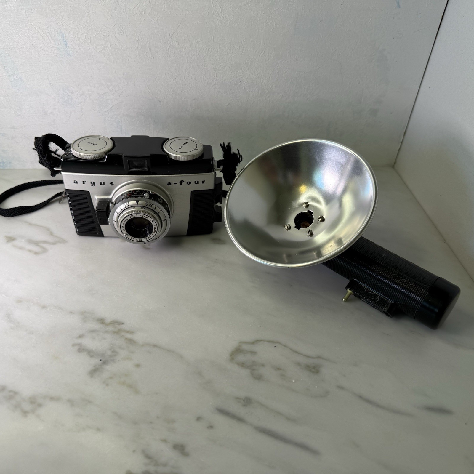 Vintage Argus A 4 film Camera with box, case, flash. 44mm Coated Cintar