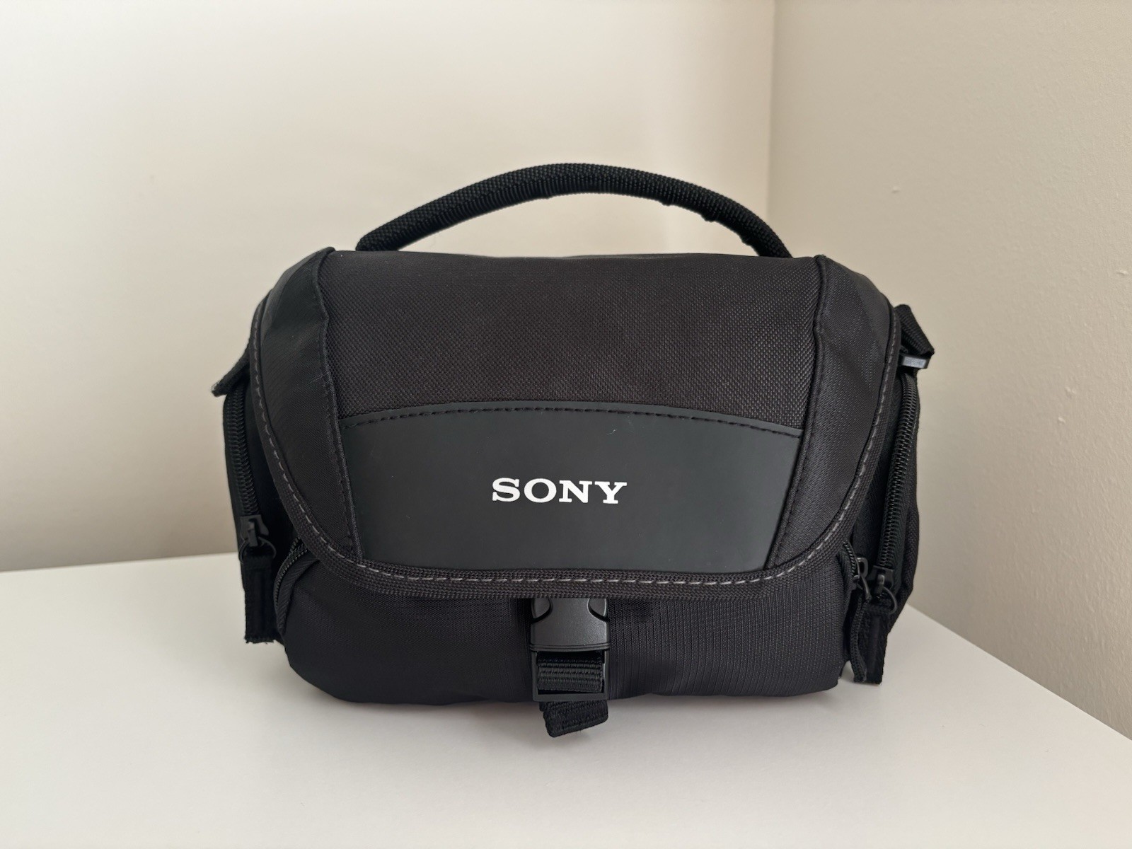SONY Alpha a7ii Full Frame Mirrorless Camera w/ FE 28-70mm Lens (ILCE-7M2 KIT)