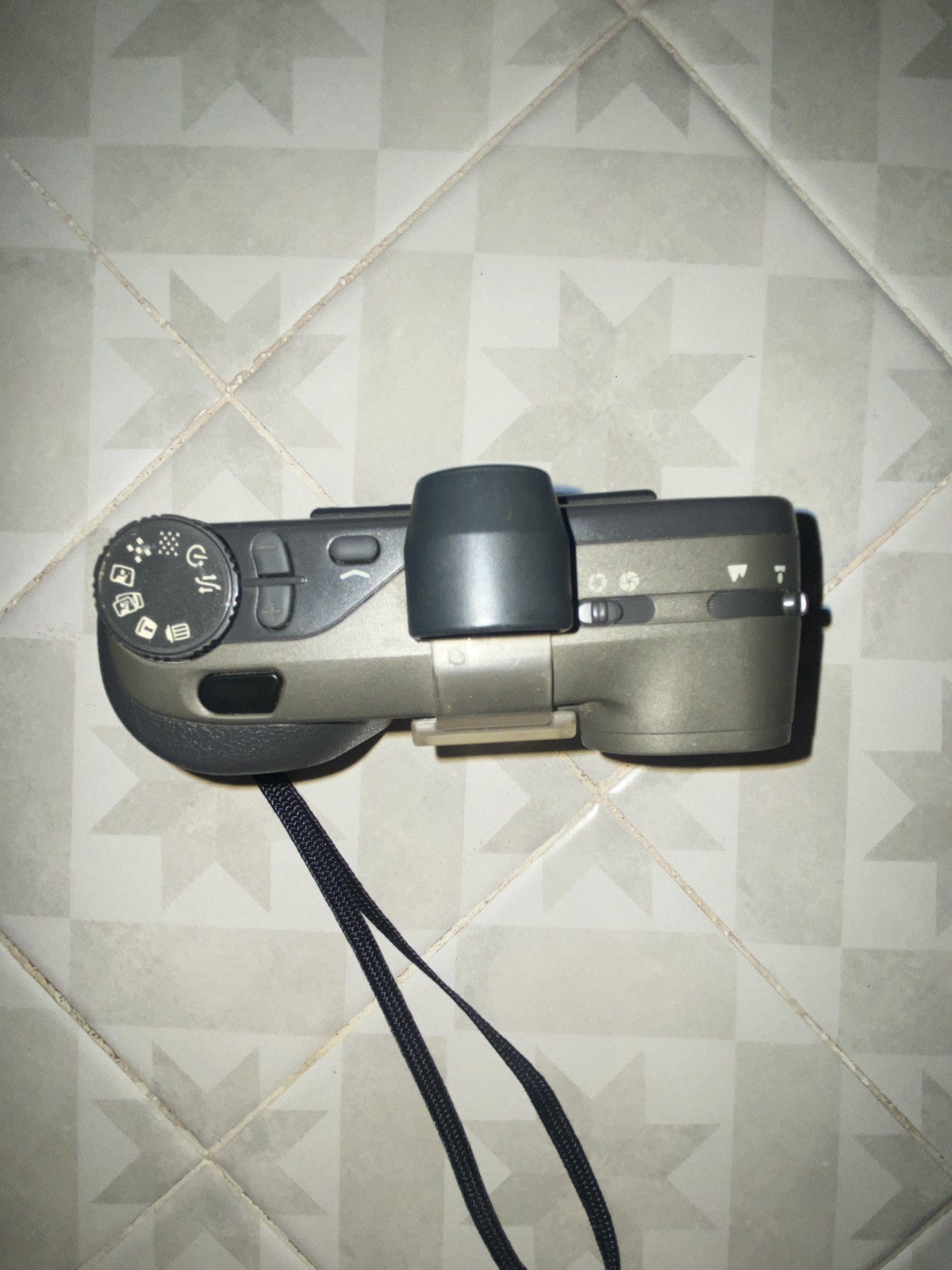 APPLE QUICKTAKE 200 DIGITAL CAMERA M5709 W/ 2MB CARD VINTAGE
