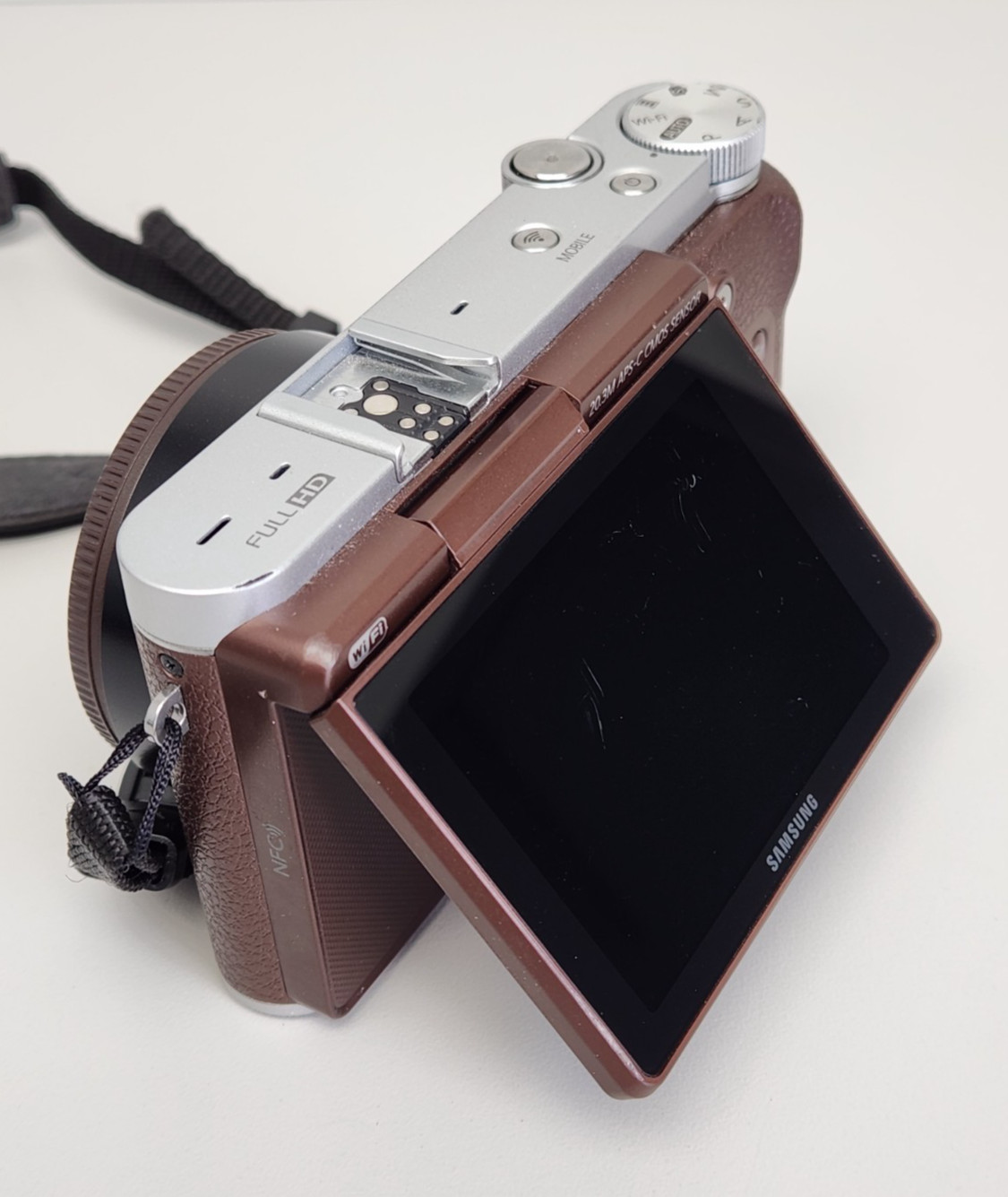 Samsung NX3000 20.3MP APS-C Mirrorless Digital Camera Brown, 16-50mm ED OIS Lens