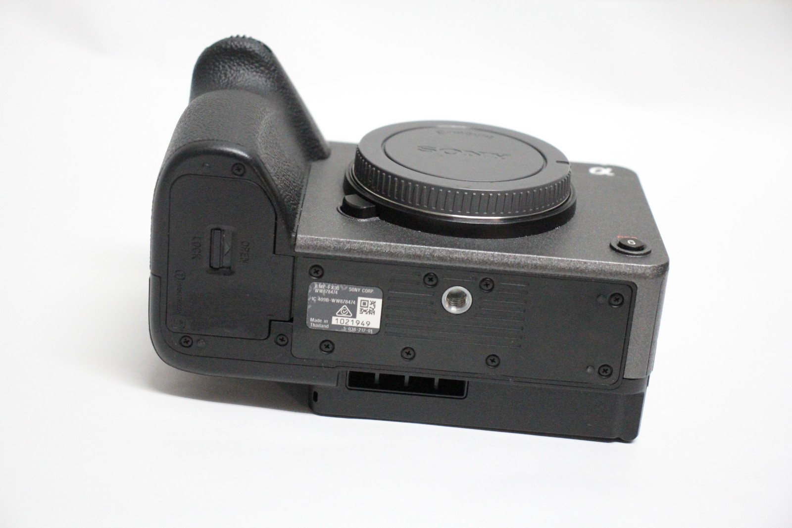 Sony camera FX30 Digital Cinema with Sony Tough 160GB CFexpress Type A card