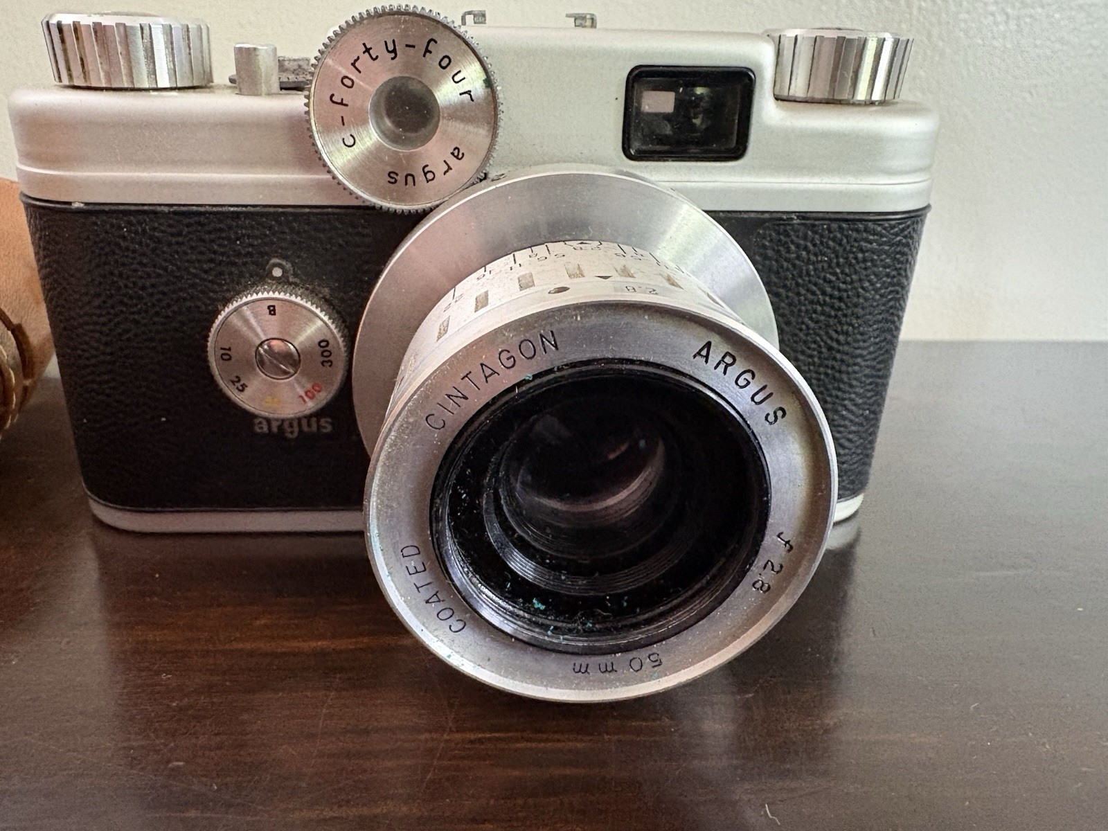 Argus C 44 Forty Four 35mm Film Rangefinder Camera 50mm Lens & Case UNTESTED