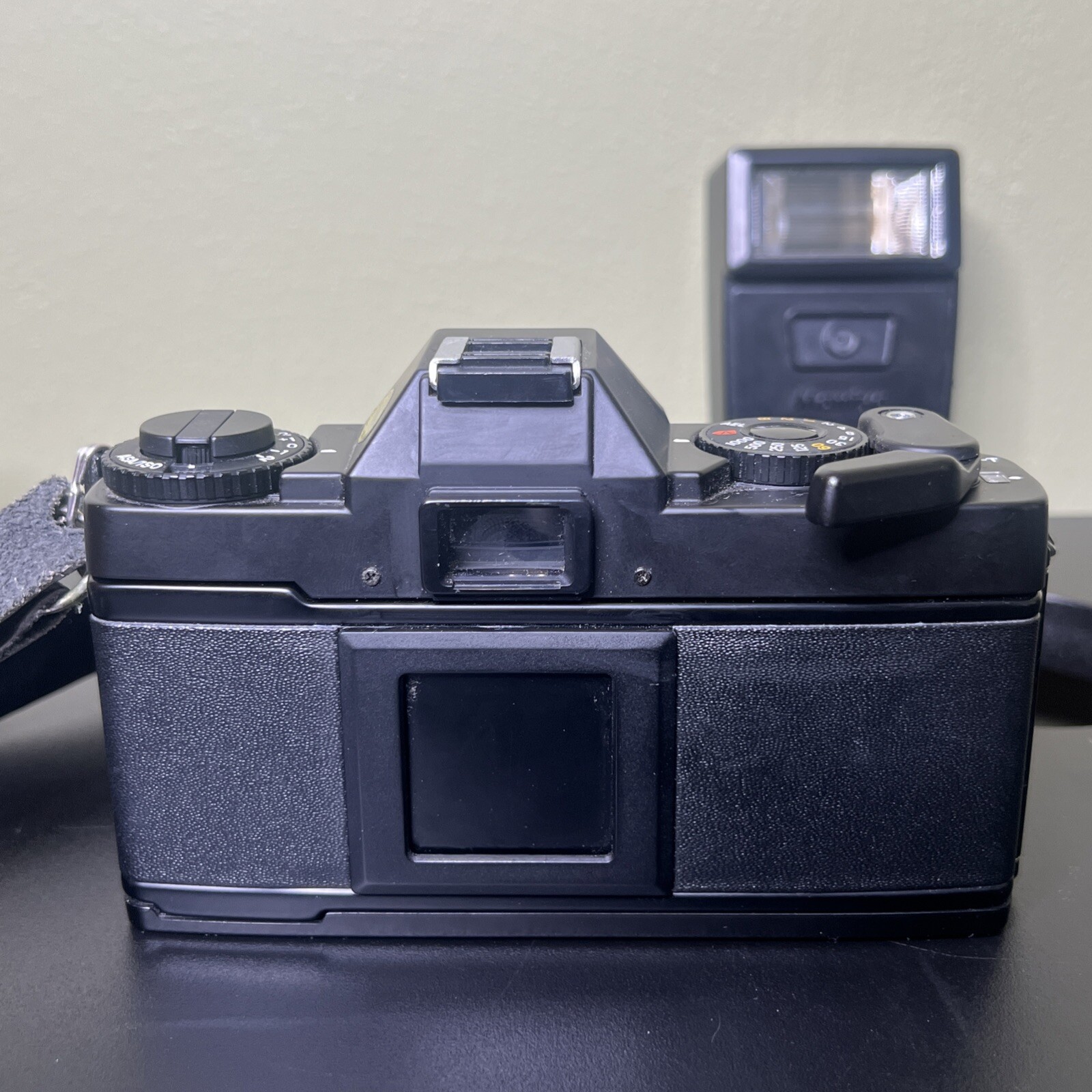 Mamiya ZM Quartz Camera Tested Works Osawa Mark 2 Lens Flash READ DESCRIPTION