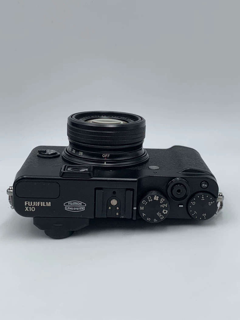 Fujifilm X10 12MP 4x Zoom WiFi Compact Digital Camera with Flash 90% New