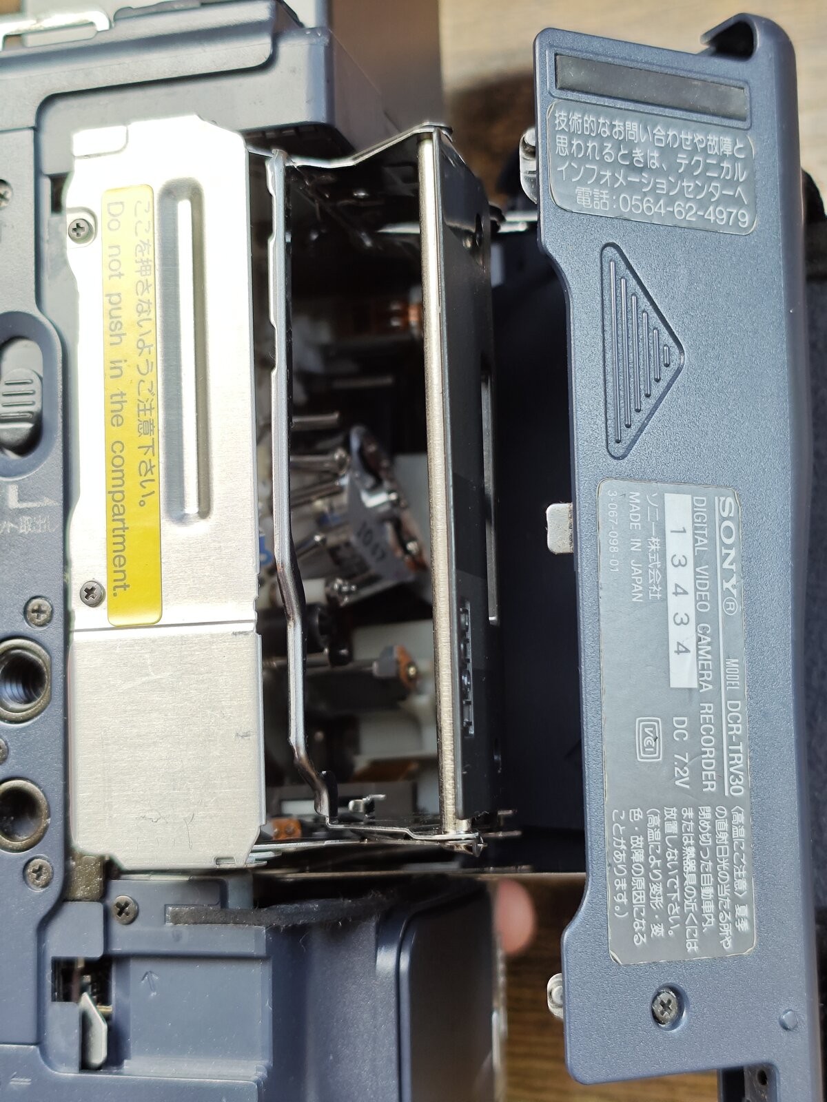 13434 Sony DCR-TRV30 MiniDV Camcorder Nightshot NTSC Tested w/ Charger Battery
