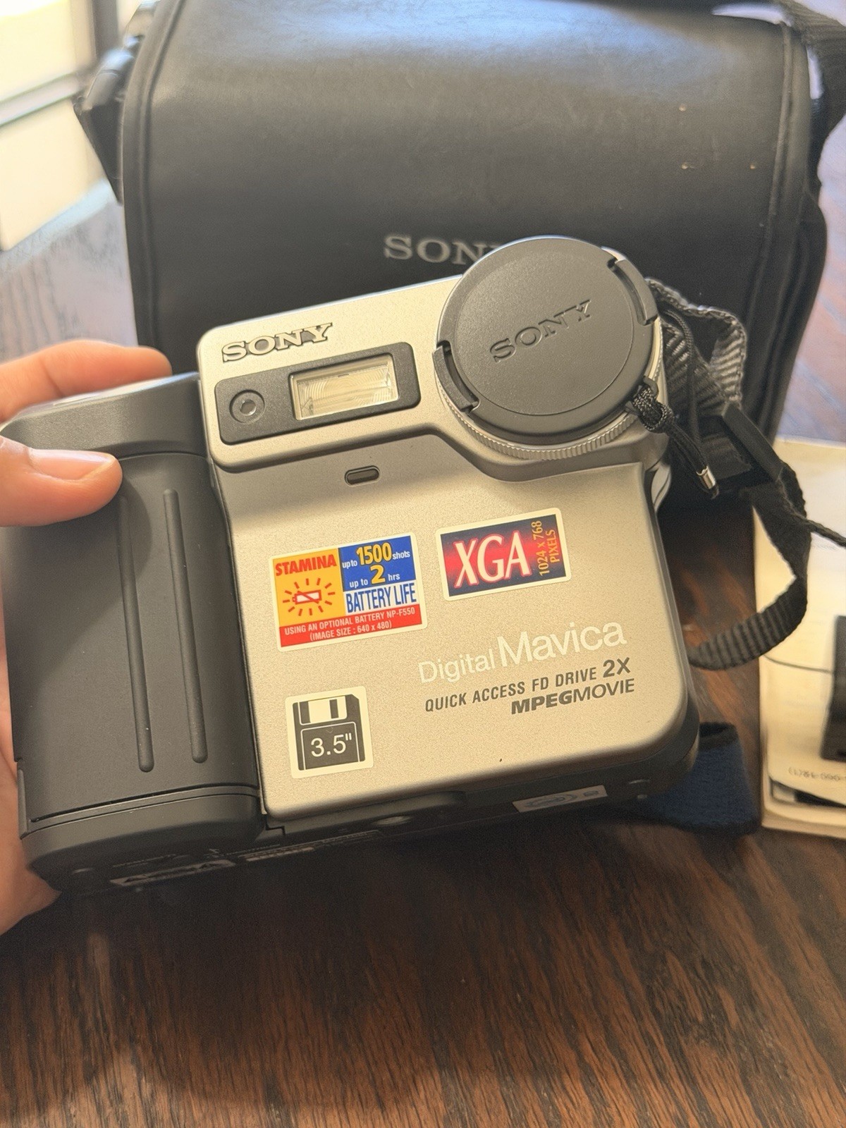 Sony Mavica MVC-FD81 0.9MP Digital Camera – Black & Metallic silver MINT TESTED