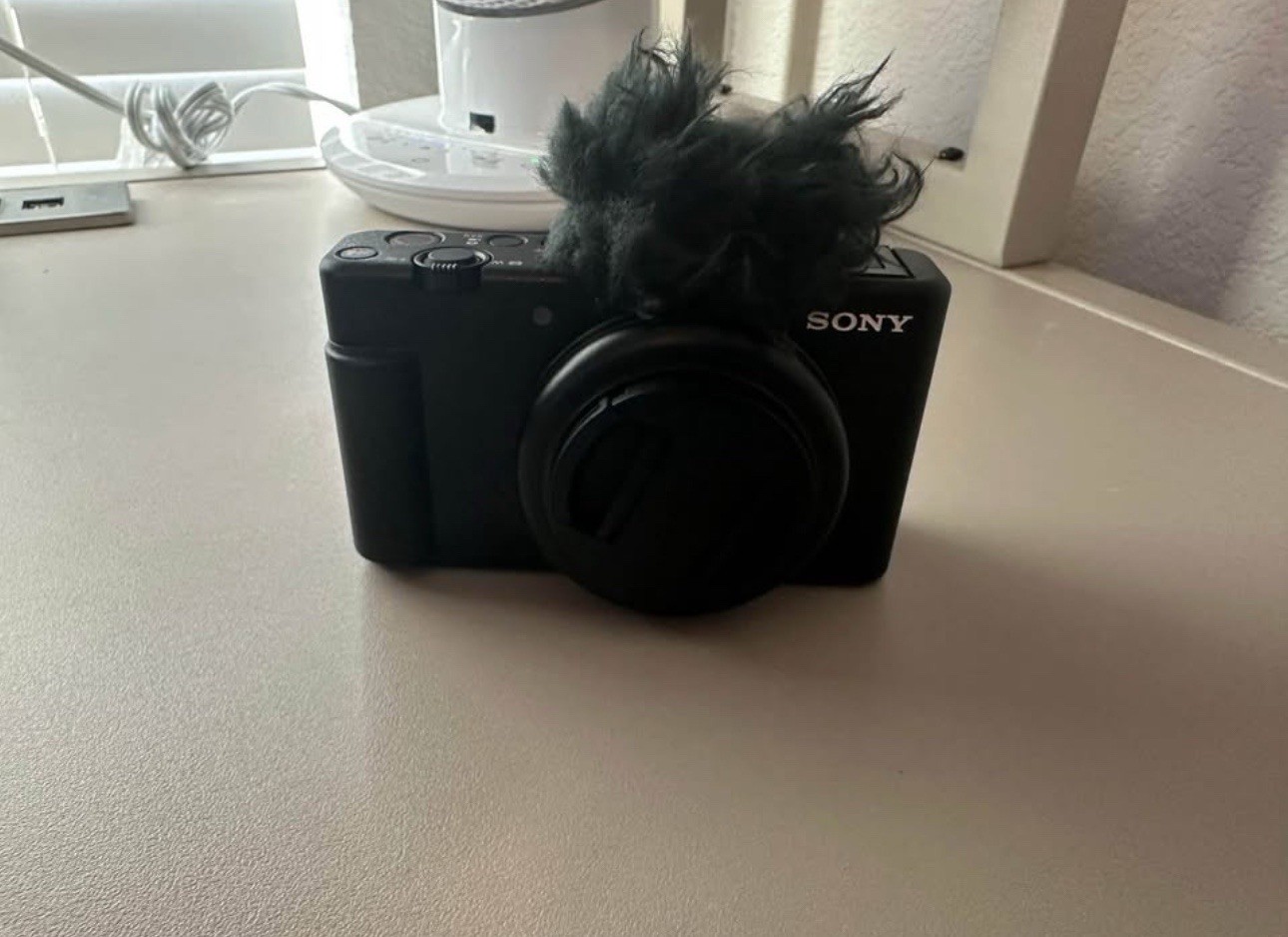 Sony ZV-1F Vlogging Camera – Creators Bundle