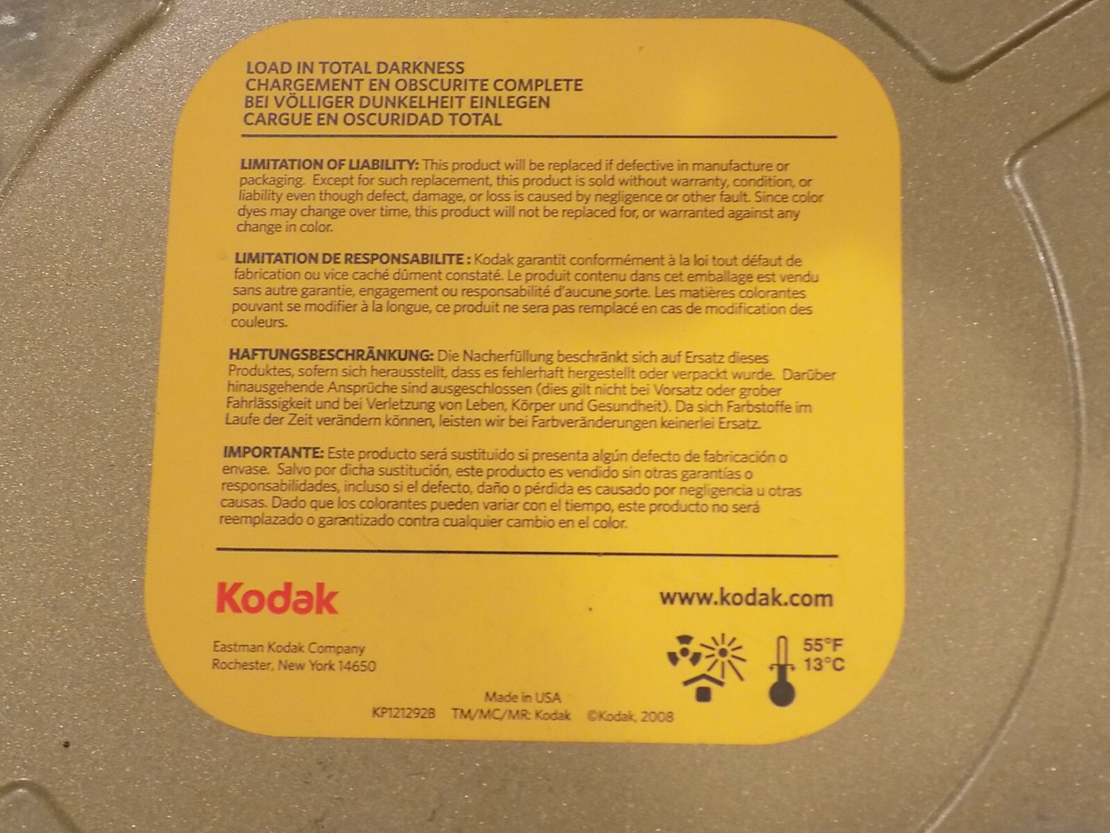 KODAK VISION 2242 ESTAR BASE 35MM NEGATIVE FILM 2000 FEET ROLL