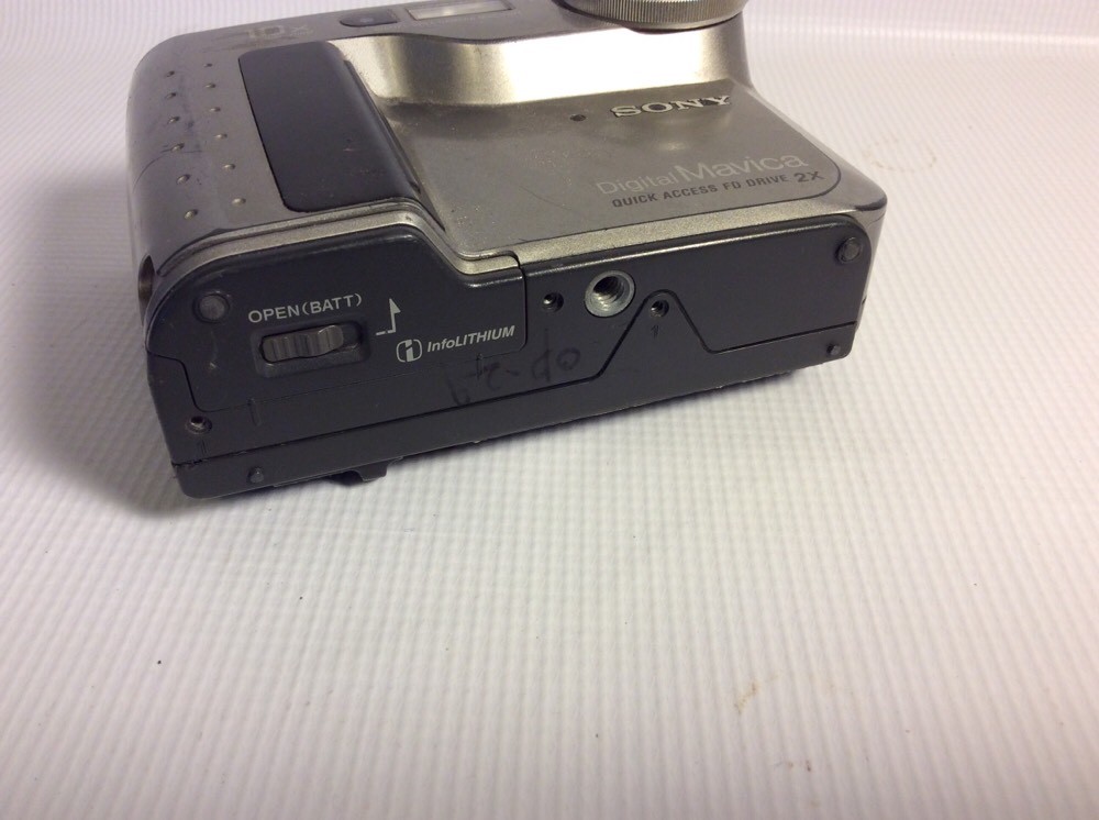 Sony Digital Mavica Quick Access Fe Drive 2X 10X Optical Zoom Mvc-Fd71. E001