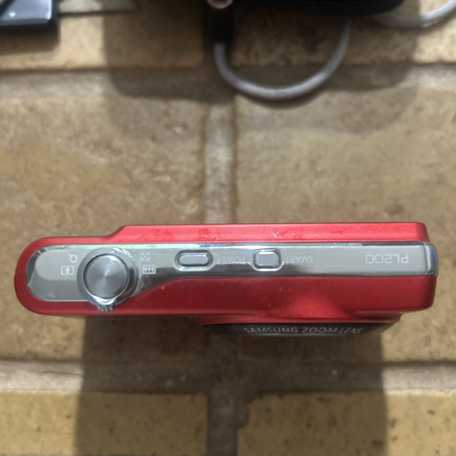 Samsung PL Series PL200 14.2MP 7x Zoom Digital Camera In Red READ DESCRIPTION