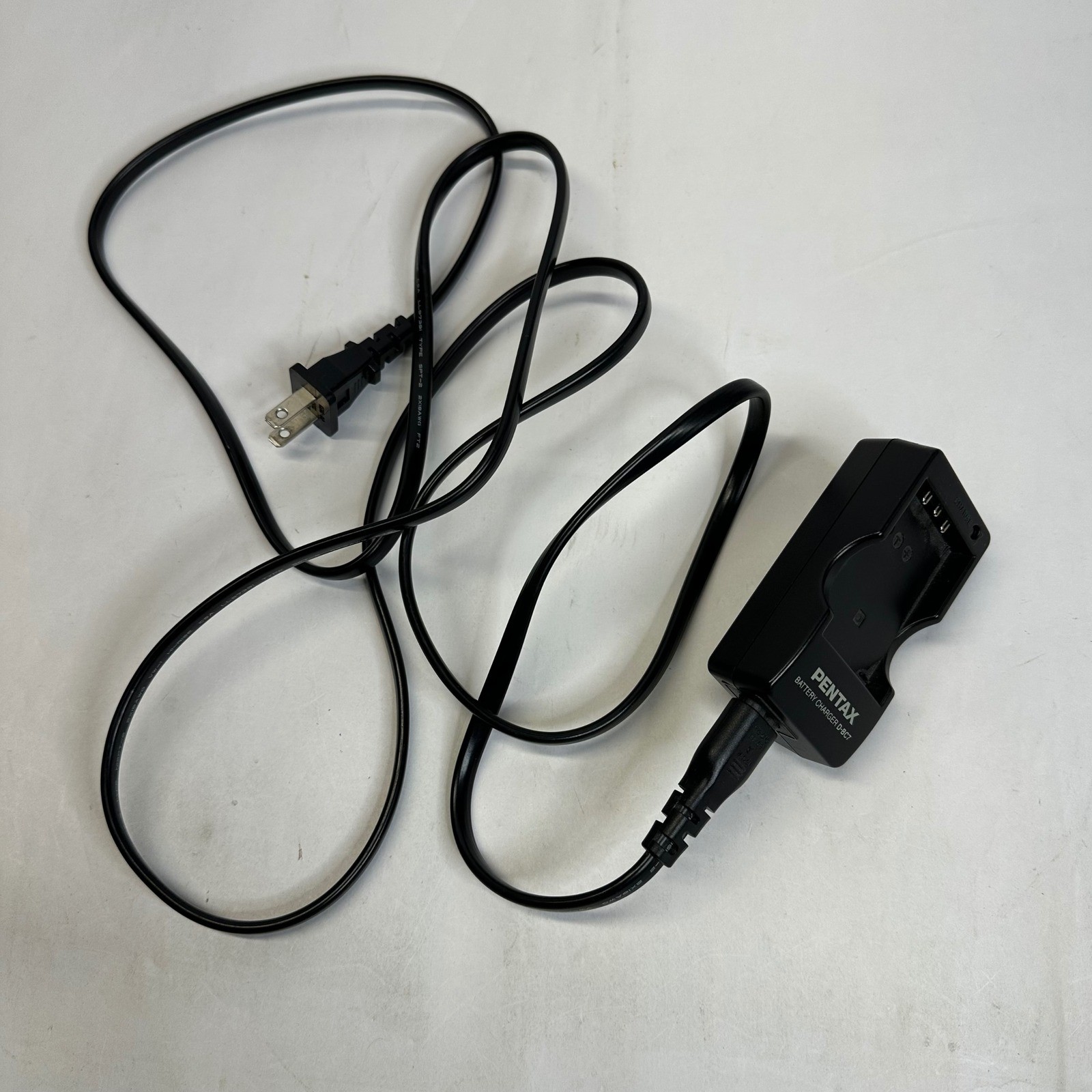 Pentax Battery Charger D-BC7 for Pentax Digital Cameras AC 100-240V Works