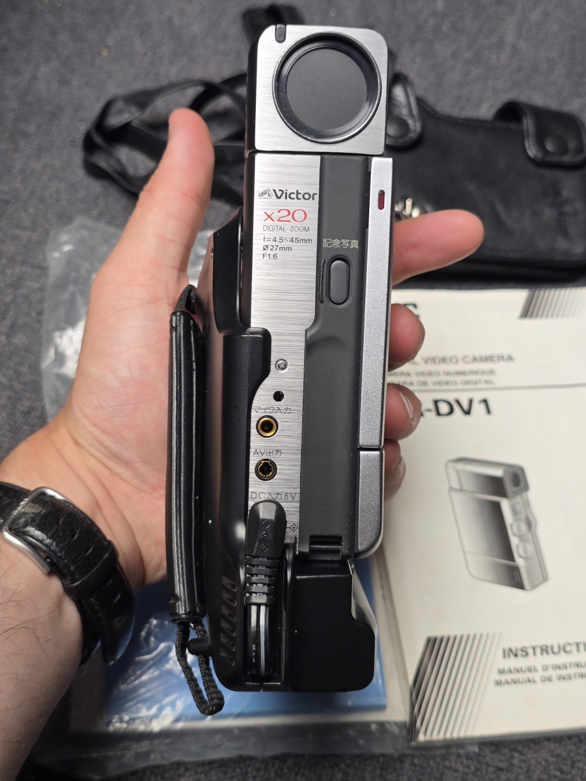 JVC DV1 Mini DV Handheld Camcorder Victor Power Grip Case Manuals Charger NoTest