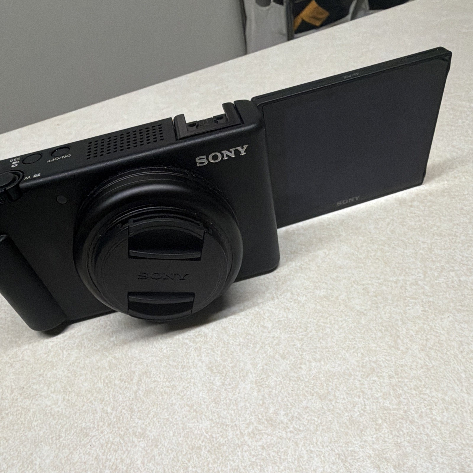 Sony ZV-1F ZV Series Compact Digital Camera with Flip-Out Screen, Black