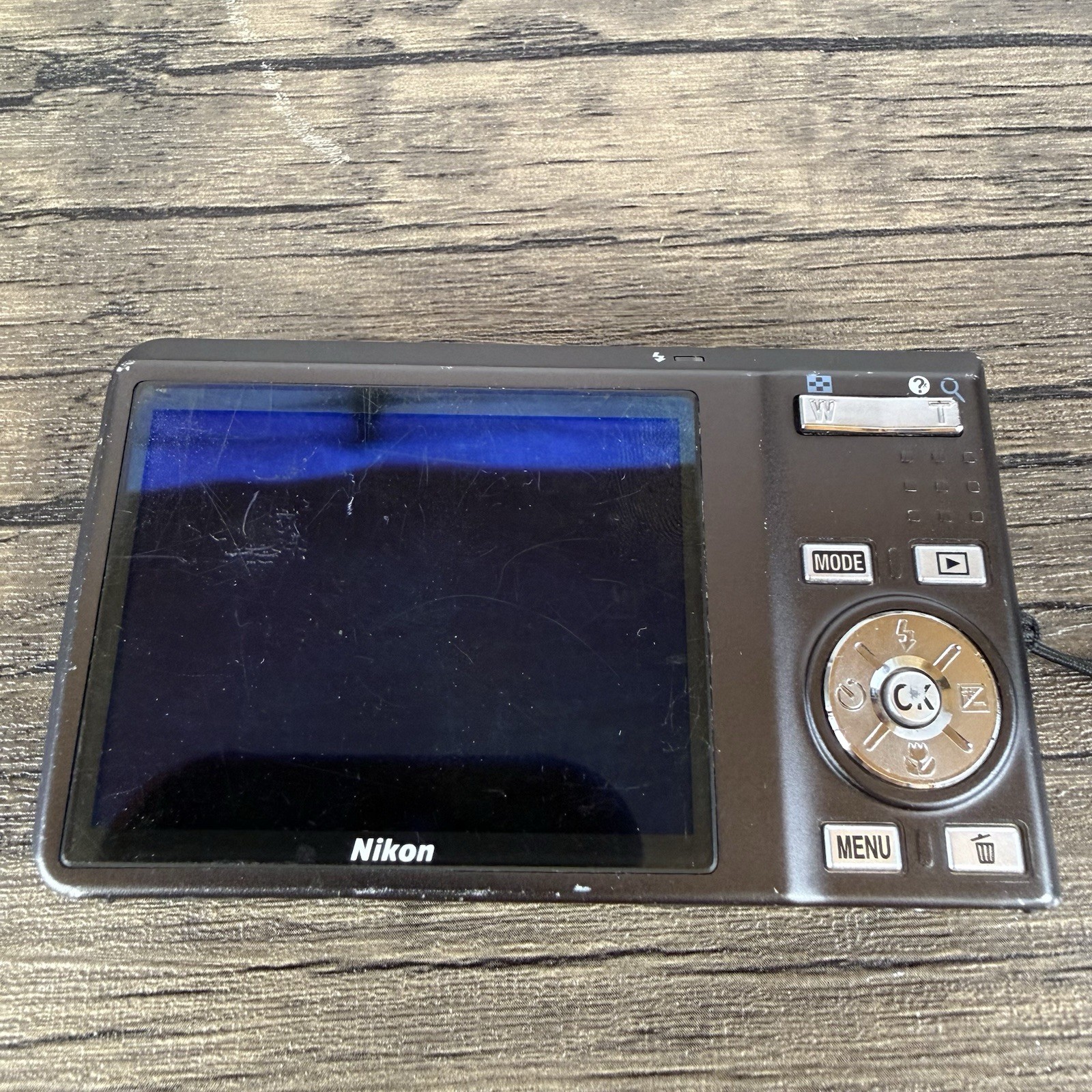 Nikon COOLPIX S550 10.0MP 5x Zoom 2.5″ LCD VR Gray Digital Camera For Parts