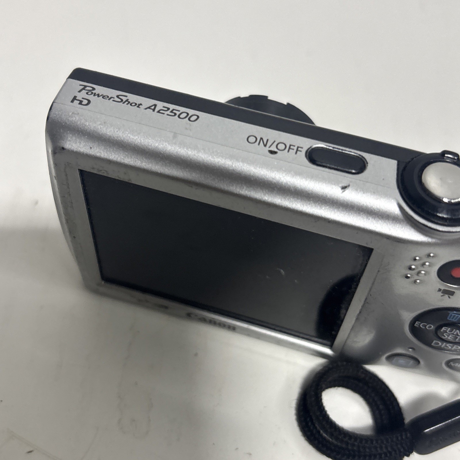 Canon PowerShot A2500 16.0MP Digital Camera – Black For Parts Damaged Lens