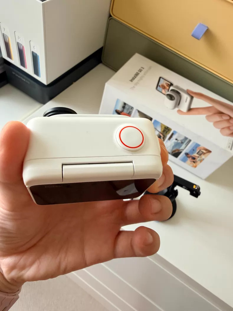 Insta360 GO 3 Action Camera 64GB White Mint Condition Full Set Original Box