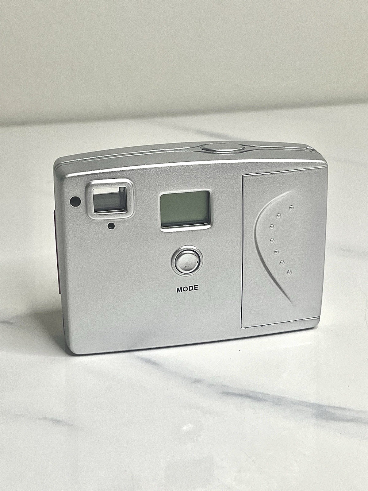 Crown 431-604 0.3 MP Digital Camera – Silver Never Used