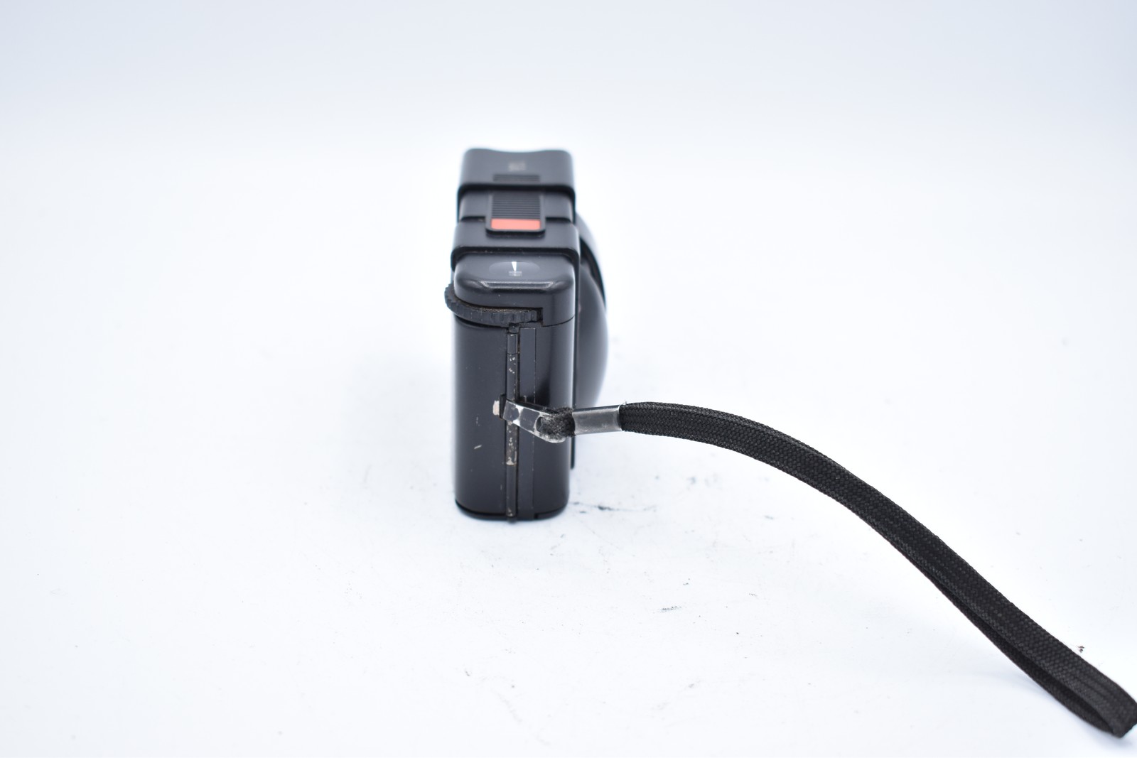 Olympus XA 35mm Film Camera, Black, with 35mm F/2.8 Lens (Parts/Repair)