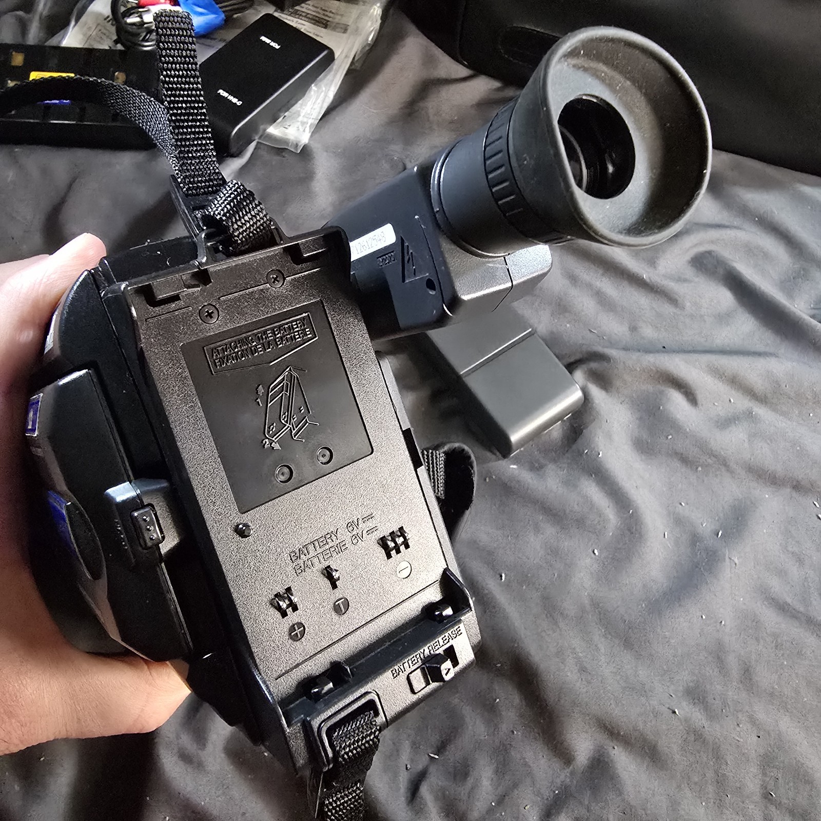 JVC GR-AXM230U Compact VHSC Video Camcorder Camera 400x Zoom VCR Transfer
