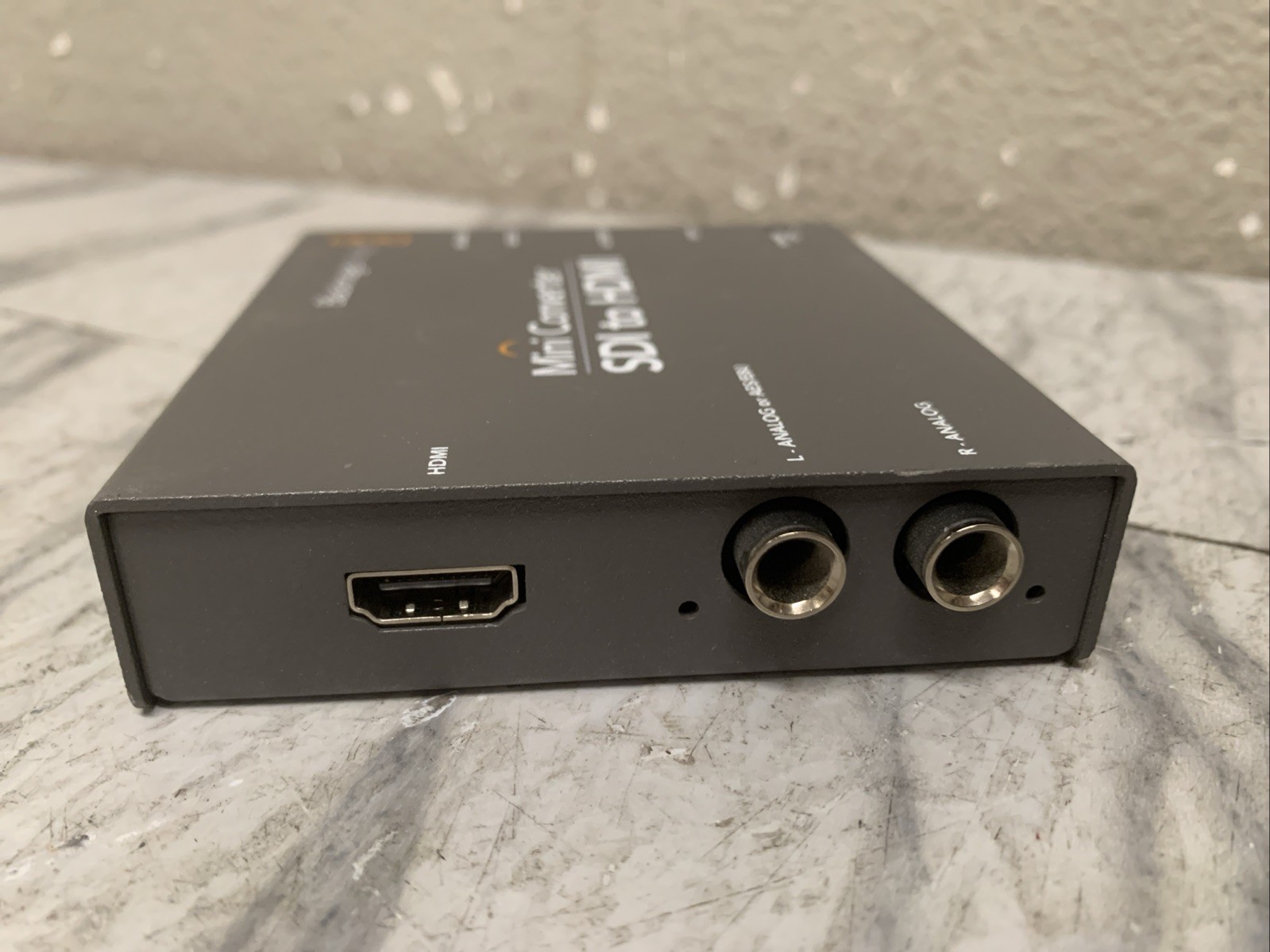Blackmagic Design Mini Converter SDI to HDMI Only Works Great! No Power Supply.
