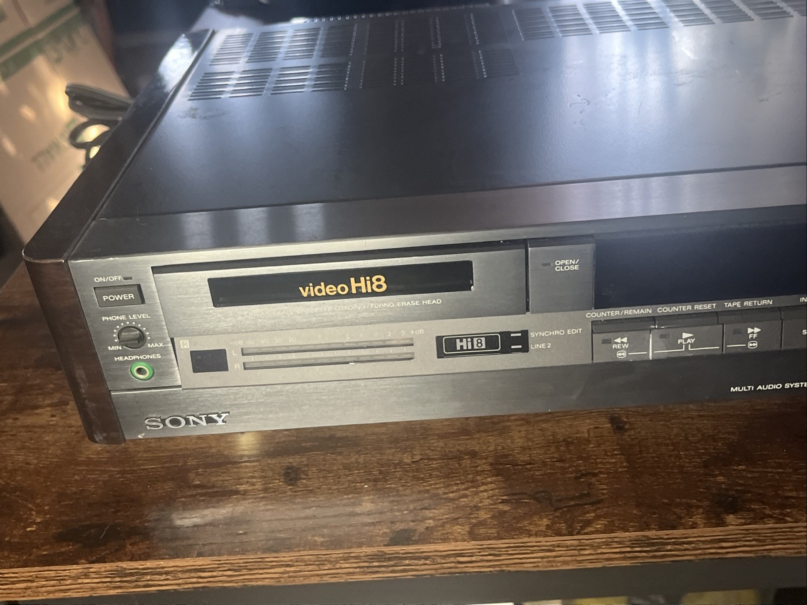 Sony EV-S900 Hi8 Video Recorder Digital Stereo NTSC with Wireless NO Remote READ