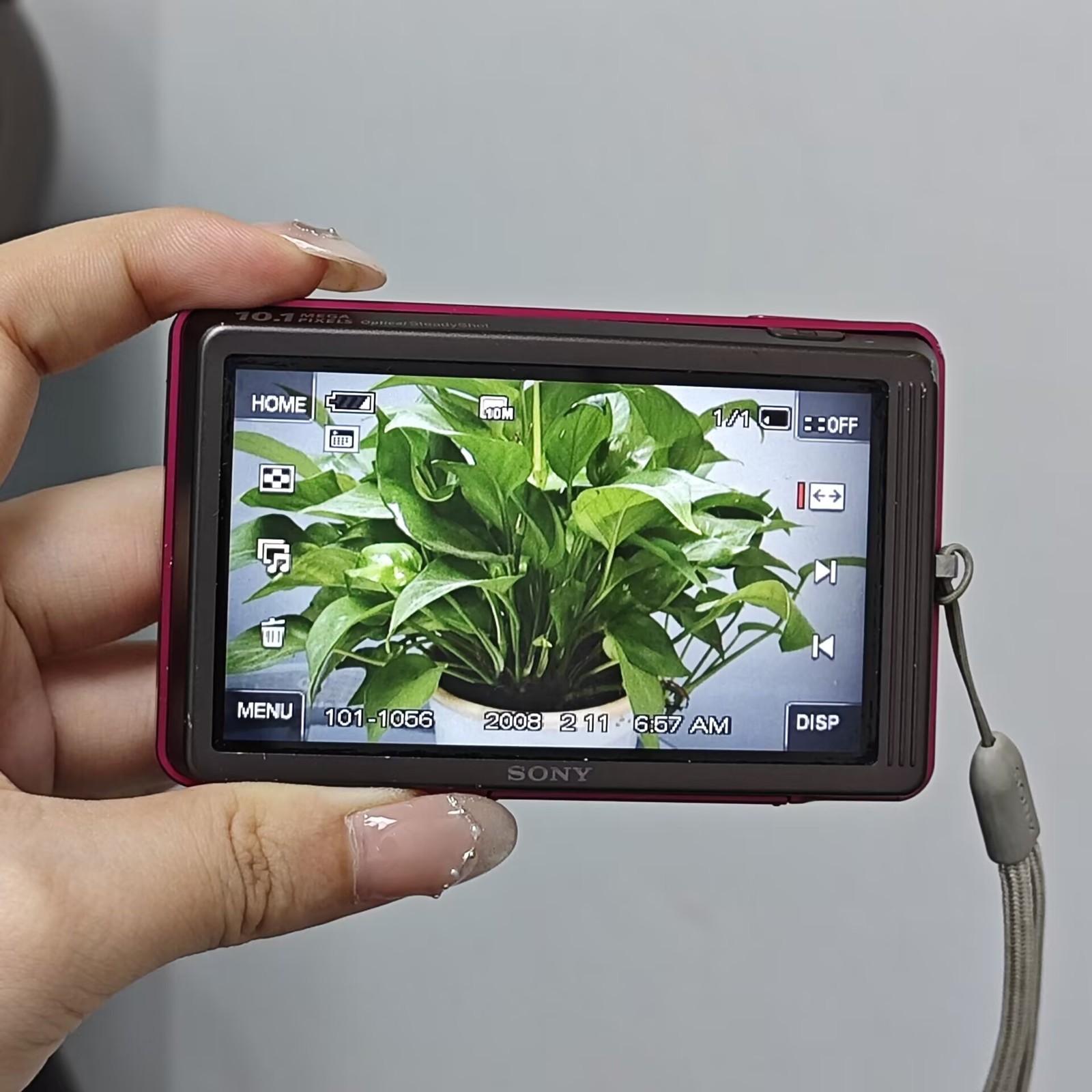 SONY Cyber-shot DSC-T700 Digital Camera 10.10 MP 4X Zoom Touch Screen Pink