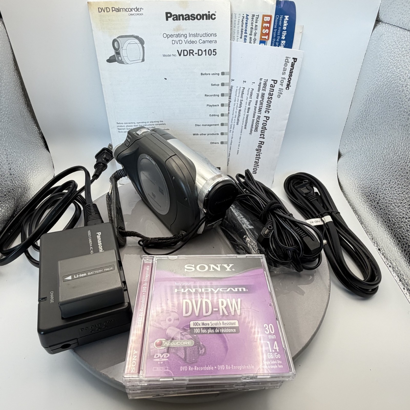 Panasonic Palmcorder MultiCam VDR-D105 DVD Camcorder Charger Discs Manual Works