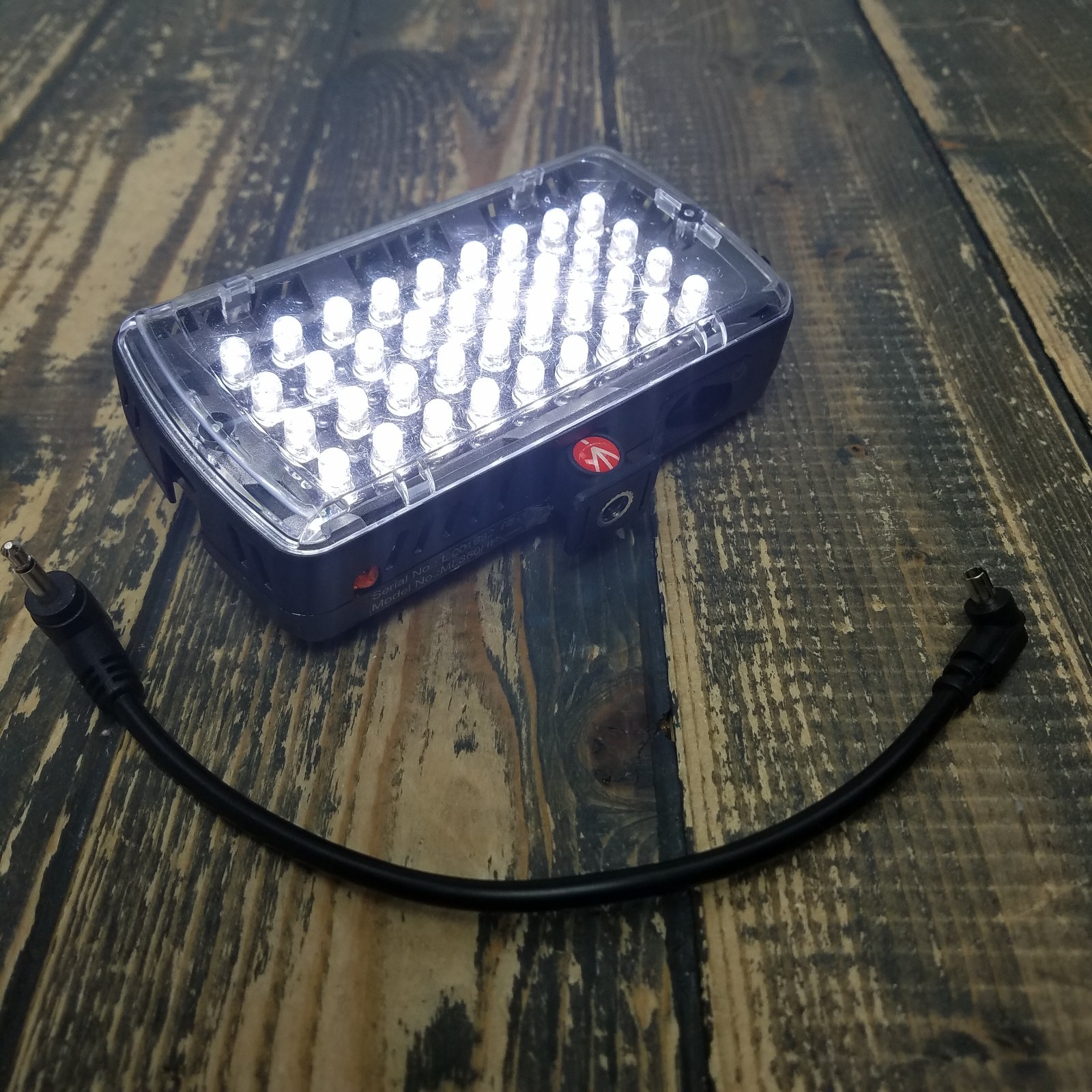 Manfrotto ML360 Midi 36 LED Panel Hot Shoe Light Battery Powered **READ**