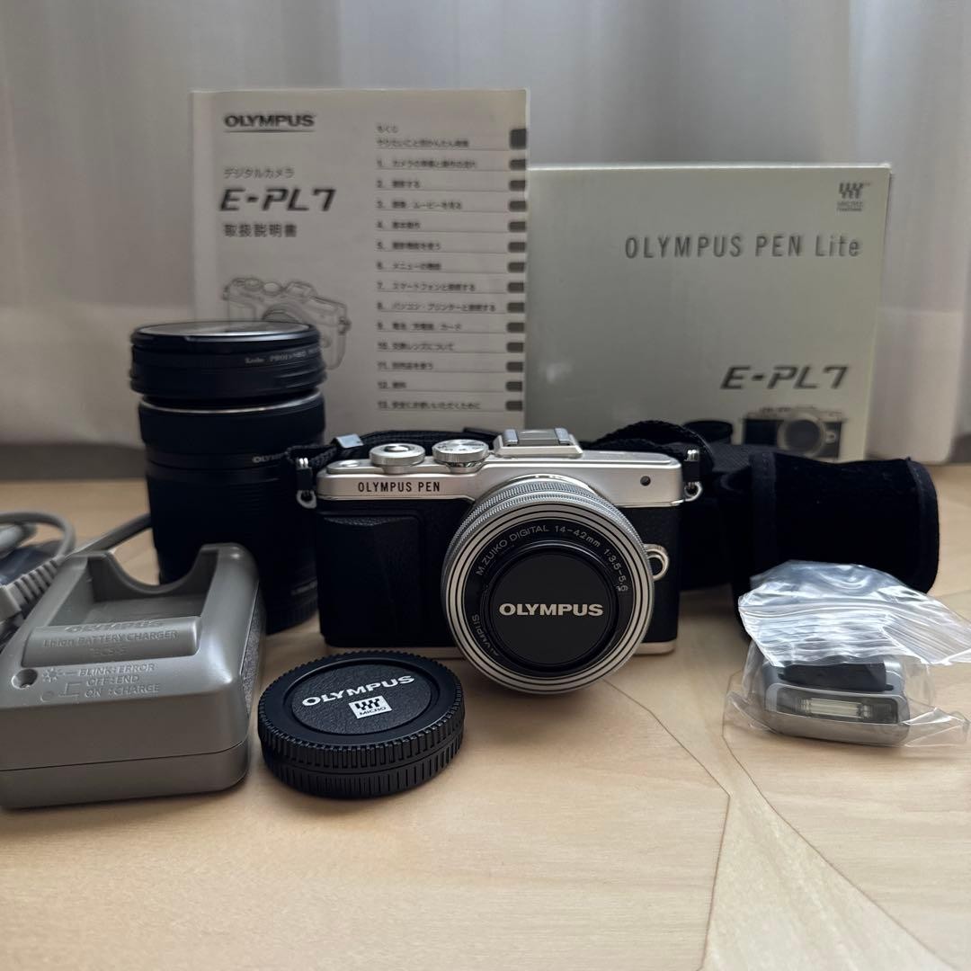 OLYMPUS PEN Lite E-PL7 Mirrorless Camera Double Lens Kit