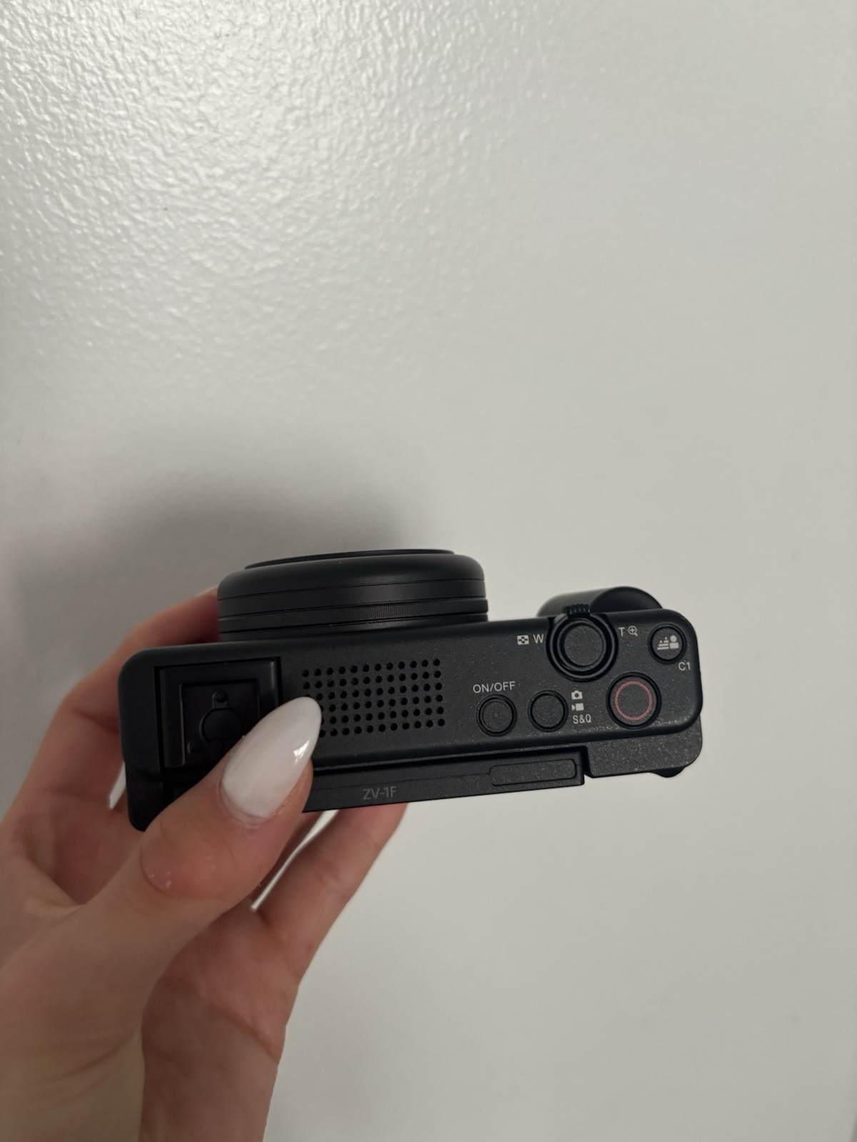 Sony ZV-1F Vlogging Camera (Black) 20.1 MP 1 Sensor Ultra-Wide 20mm Lens New