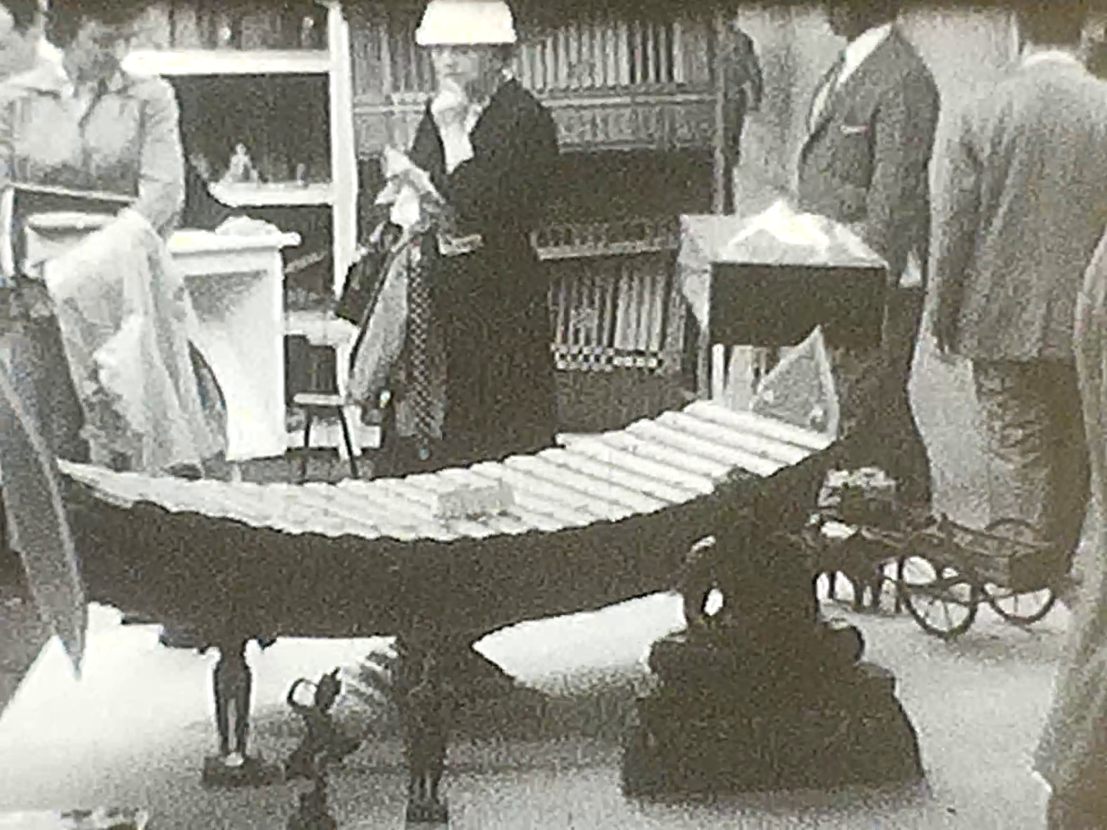 8mm Film 1957 US World Trade Fair 1950s Home Movie NYC Asia Women China Cambodia
