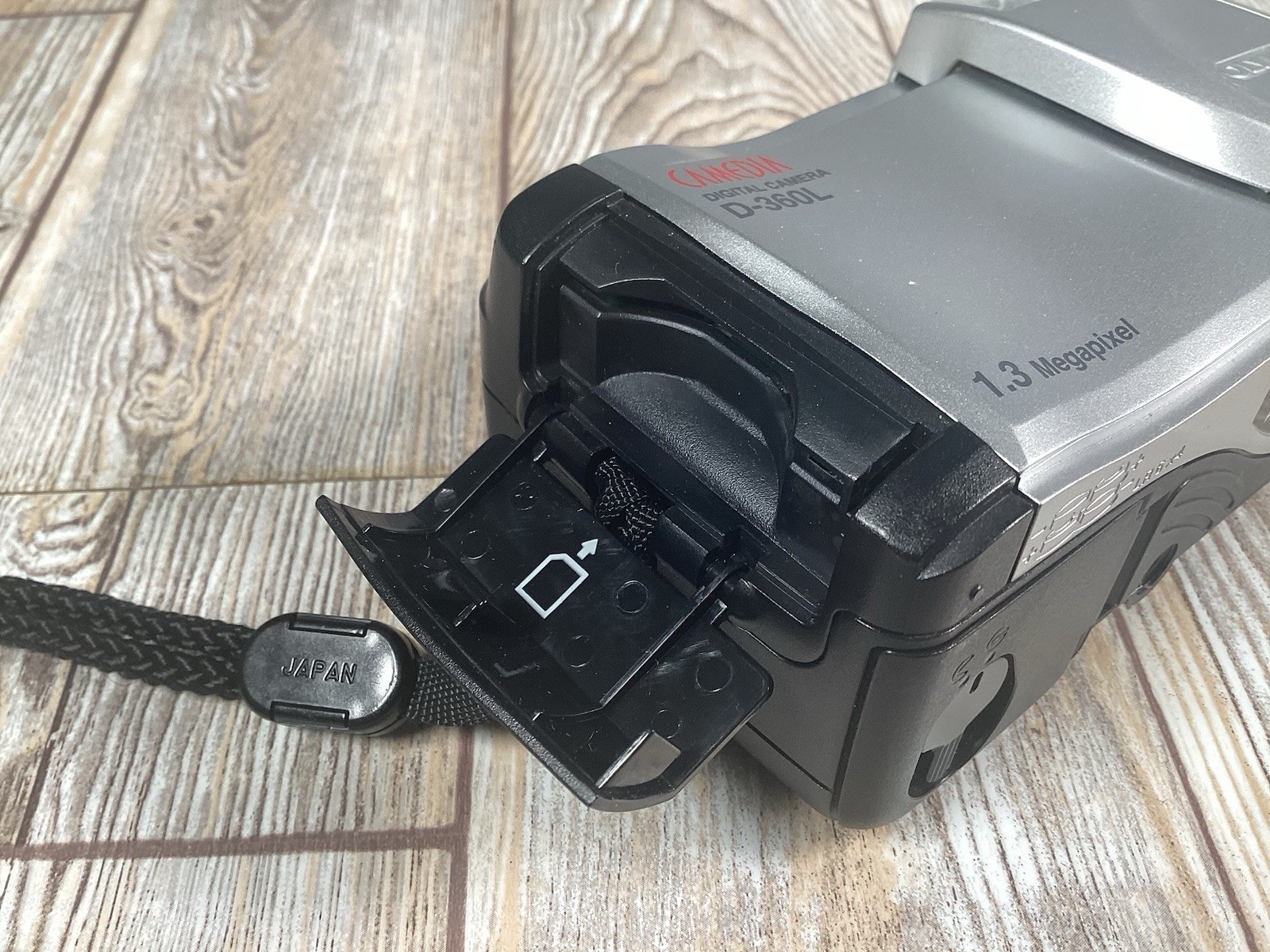 Olympus Digital Camera Model No D-360L – 1.3 Megapixel – Part Working Read Desc