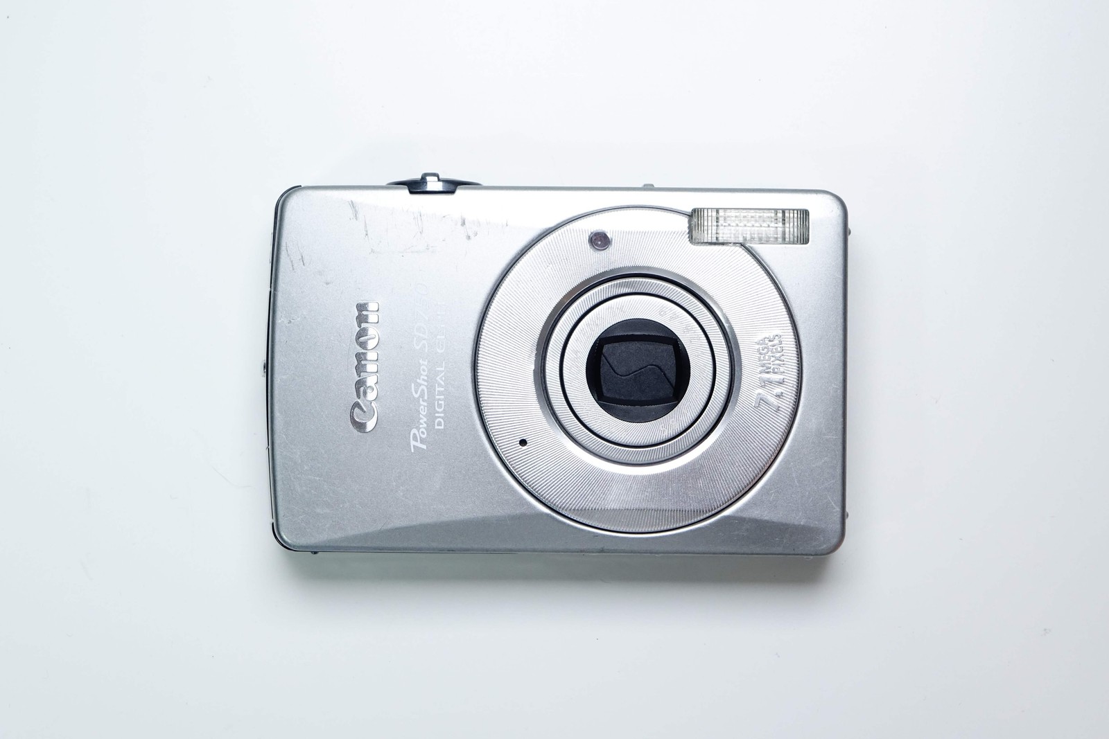 *READ* Canon PowerShot SD750 / IXUS 75 Compact CCD Silver