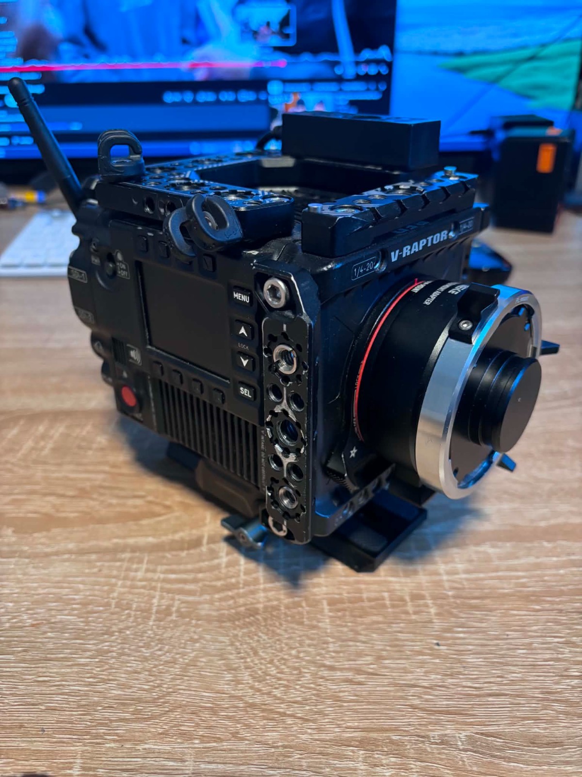 Red V-Raptor 8K VV + Meike PL VND Adapter + 1TB CF Type B + Full 8sinn Cage