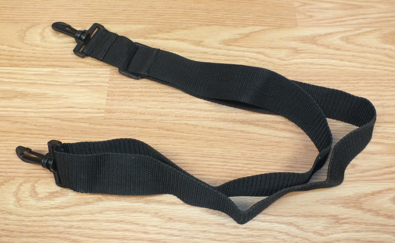 Unbranded / Generic Solid Black Clip On Adjustable Camera Strap Only **READ**