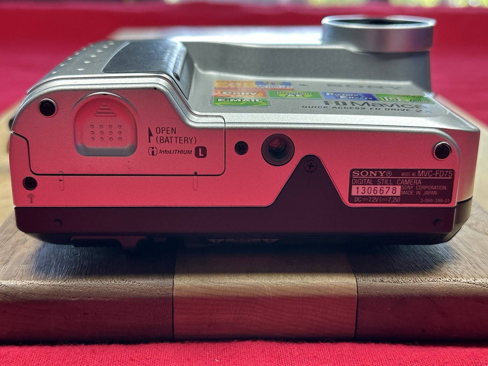 Sony Mavica MVC FD75 0.4MP Digital Camera – Black & Metallic silver Not Tested
