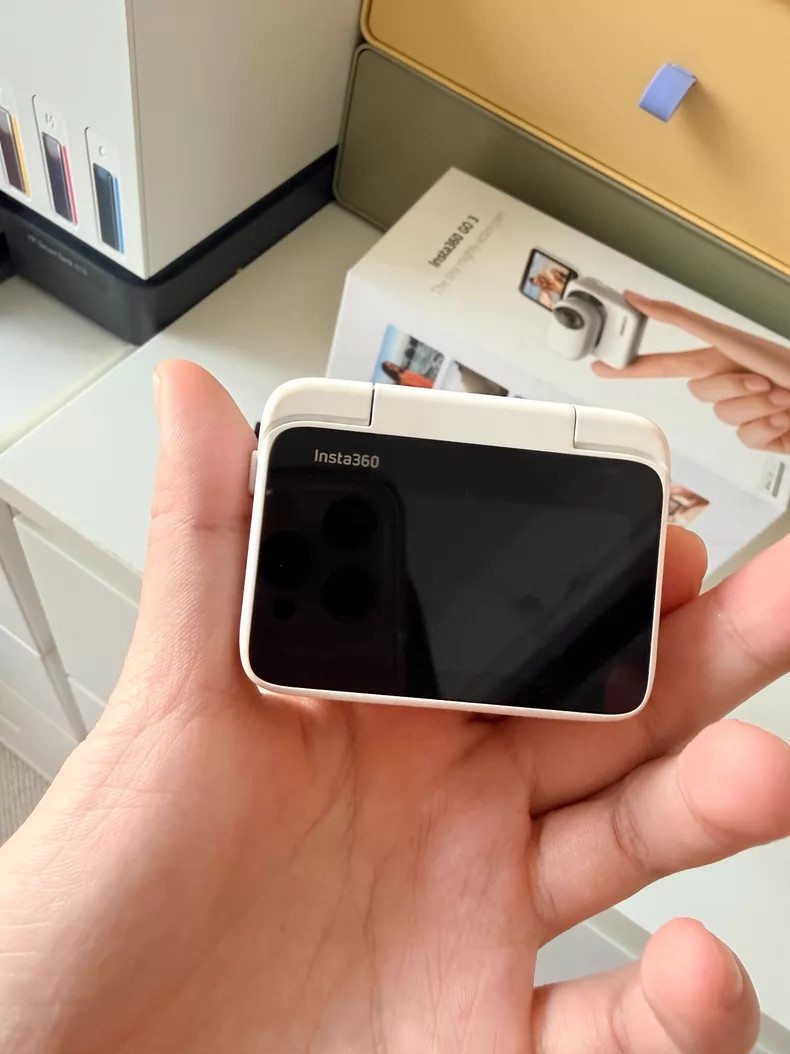 Insta360 GO 3 Action Camera 64GB White Mint Condition Full Set Original Box