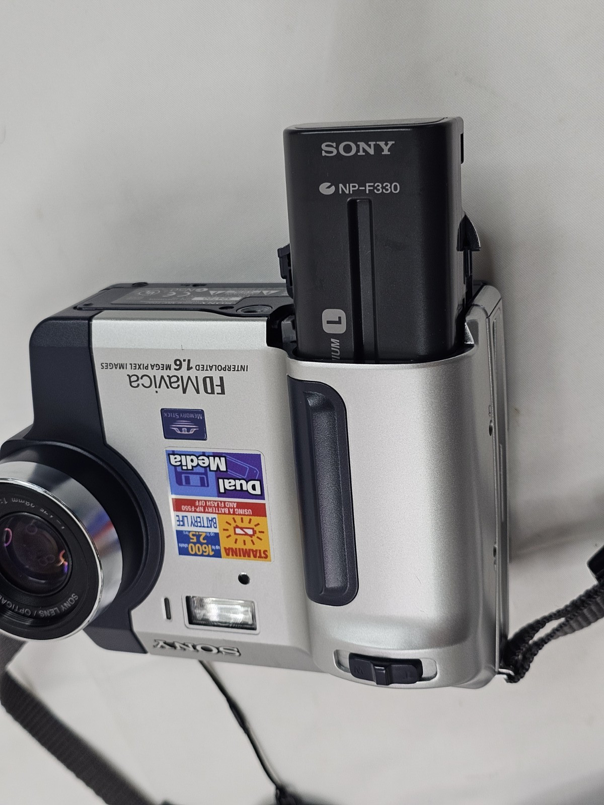 Sony MVC-FD92 Mavica Digital Camera Tested Case 2 Batteries Memory Cards Disks