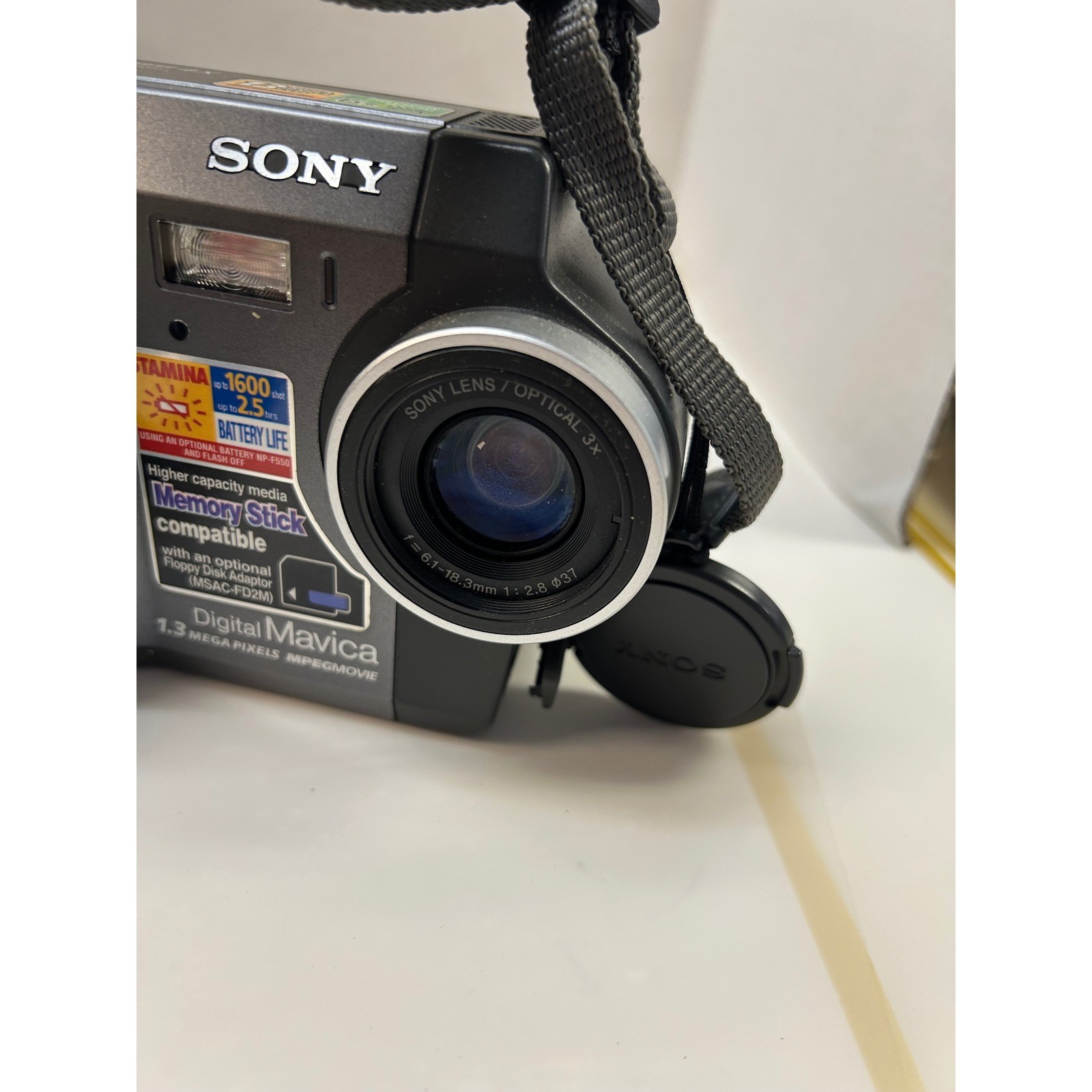 Sony Digital Mavica MVC-FD85 Camera Bundle Floppy Disk 1.3MP AC-L10B Charger Bag