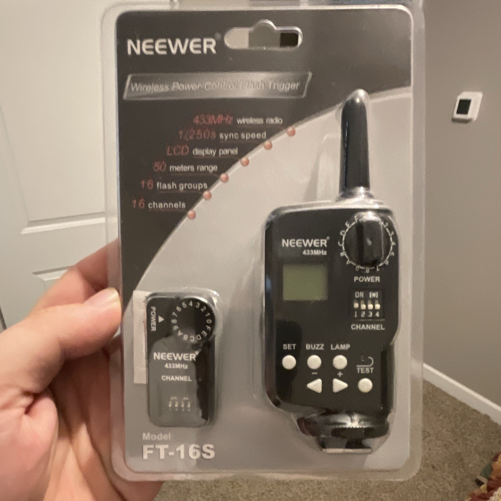 Neewer FT-16S 433MHz Wireless Flash Trigger Set LCD Hot/Cold Shoe 40-59m