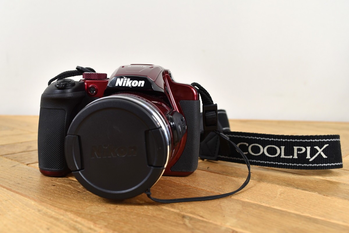 Nikon Coolpix B700 20.2MP Digital Camera 60x Wide Optical Zoom Red,Tested