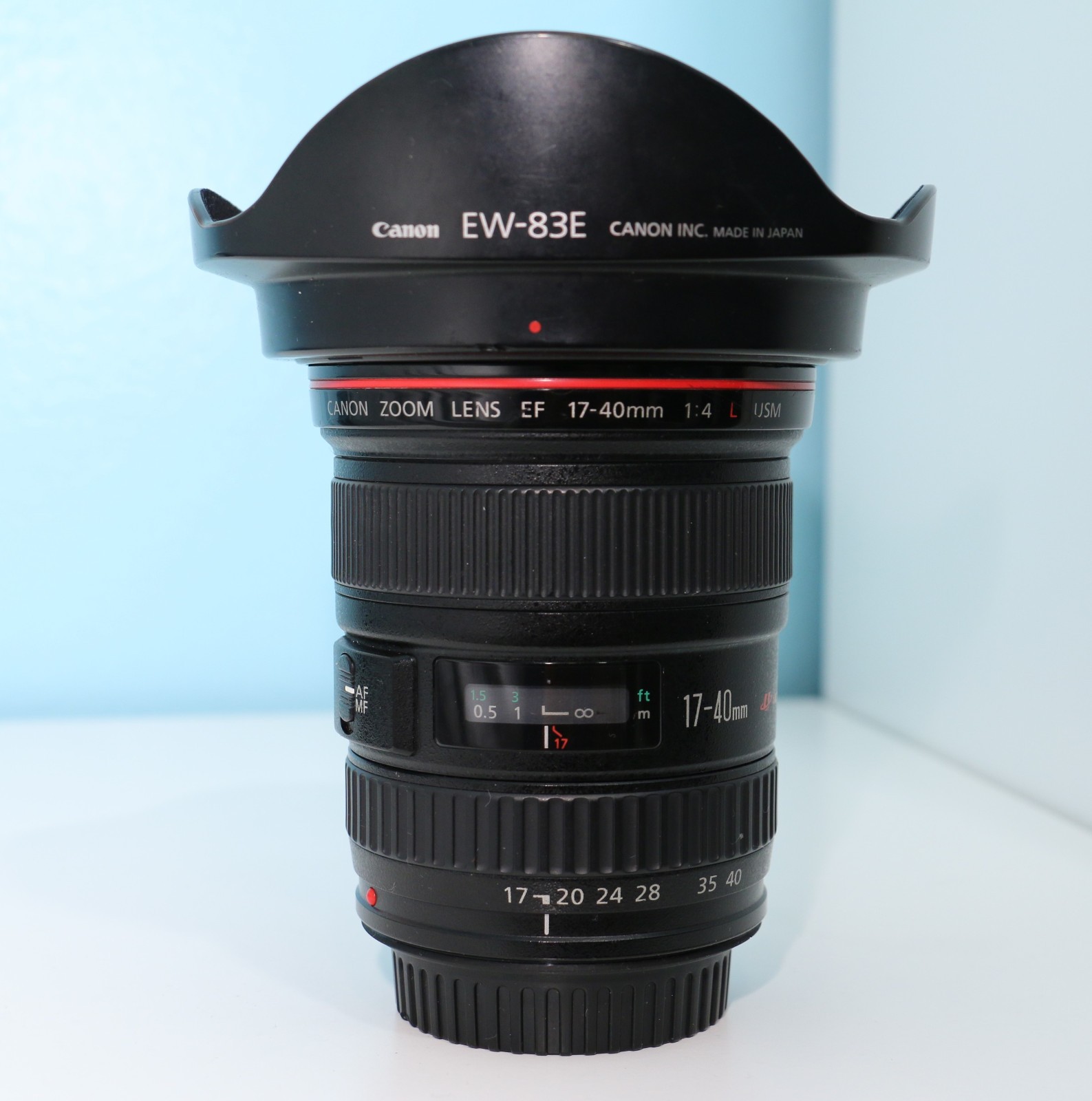 Canon EF 17-40mm f/4L USM Wide Angle Zoom Lens, EF mount with EW-83E lens hood