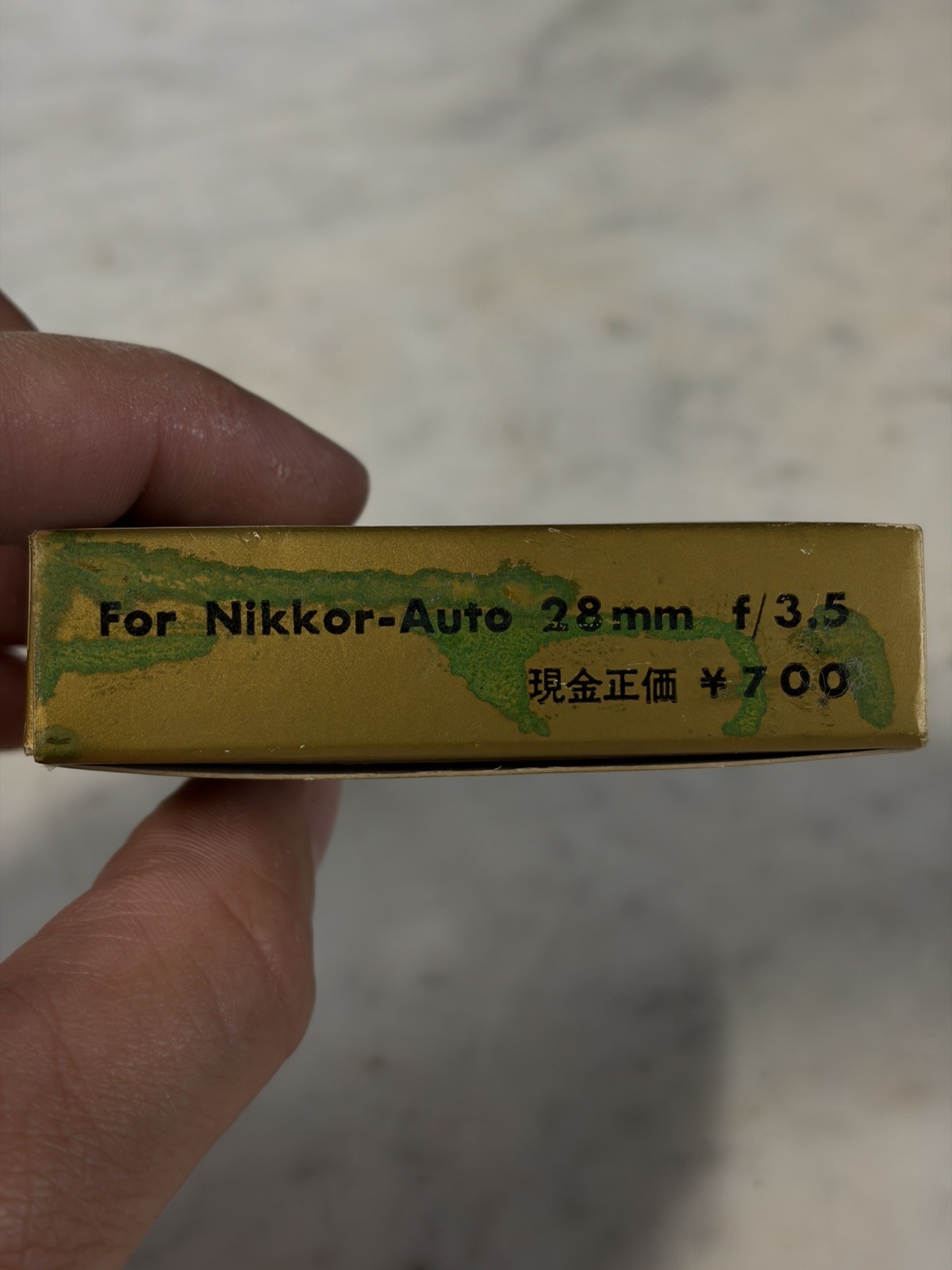 [NOS] Nikon Nikkor F 28mm f/3.5 Metal Screw-in Lens Hood In Box
