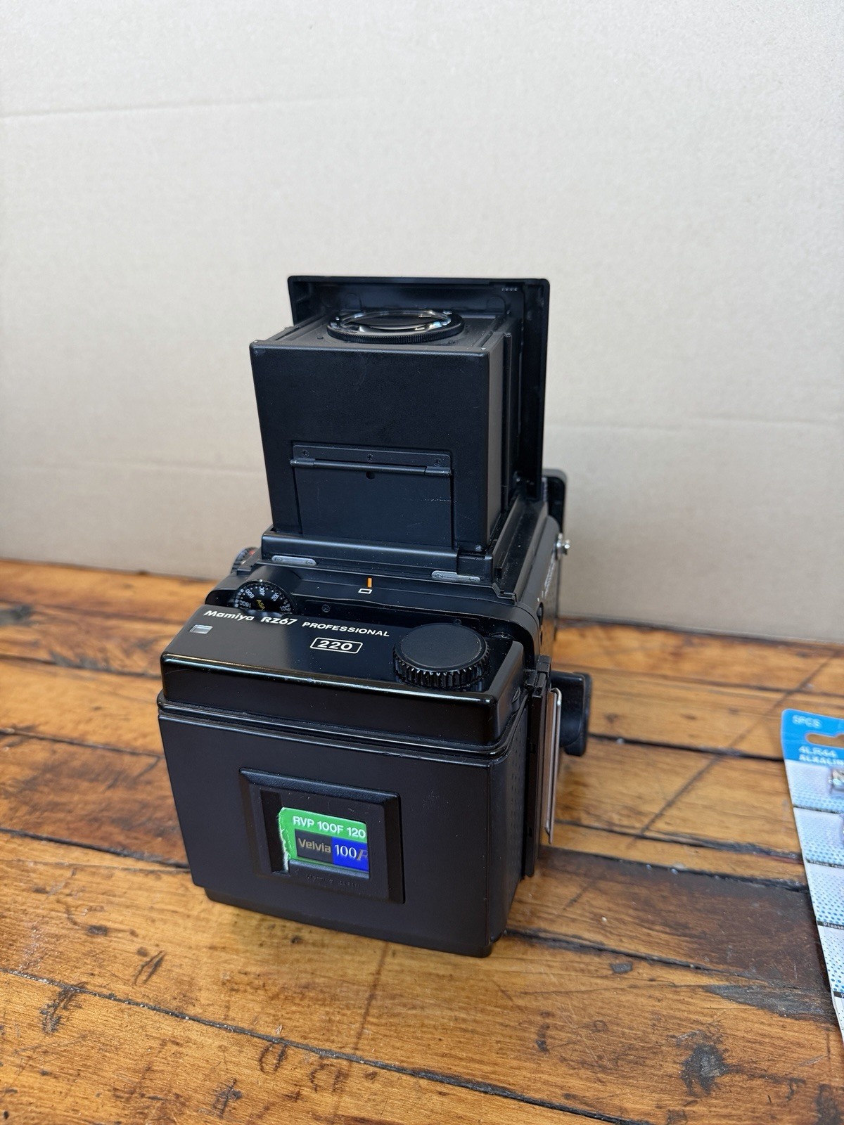 Mamiya RZ67 Pro Medium Format Film Camera with 220 Film Back & Batteries