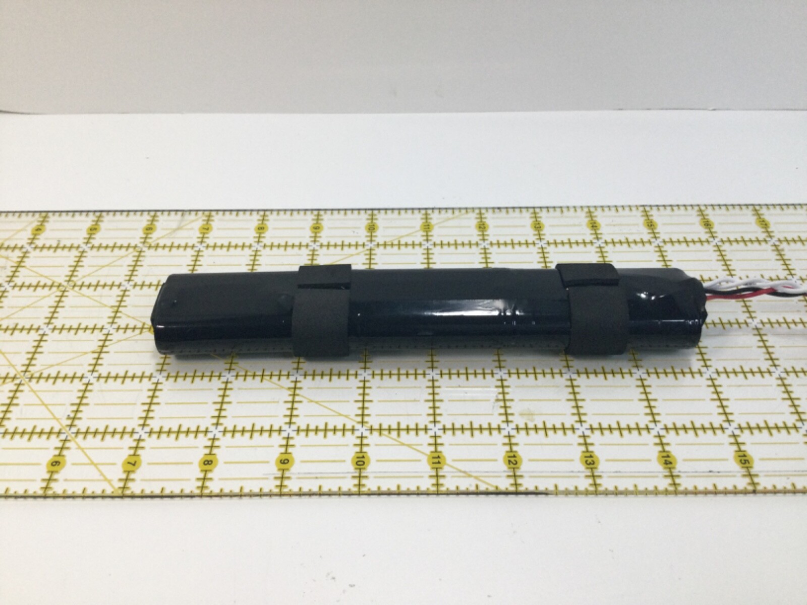 Tenergy Li-ion Rechargeable Battery Pack w/ PCM (charging circuit): 10.8 V 4.4 A