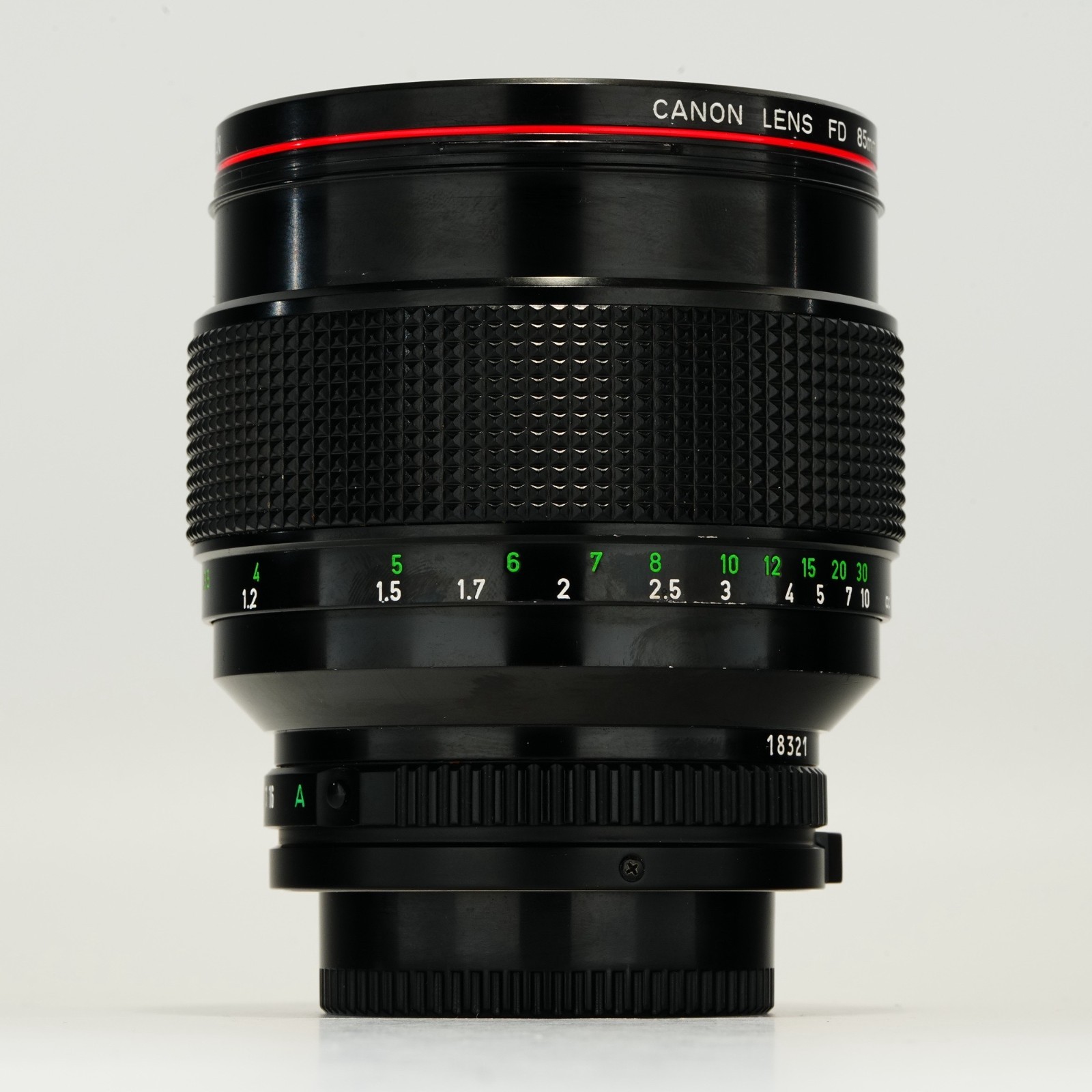 [Pro Tested] Canon New FD 85mm f/1.2 L Telephoto Lens FD Mount portrait 321