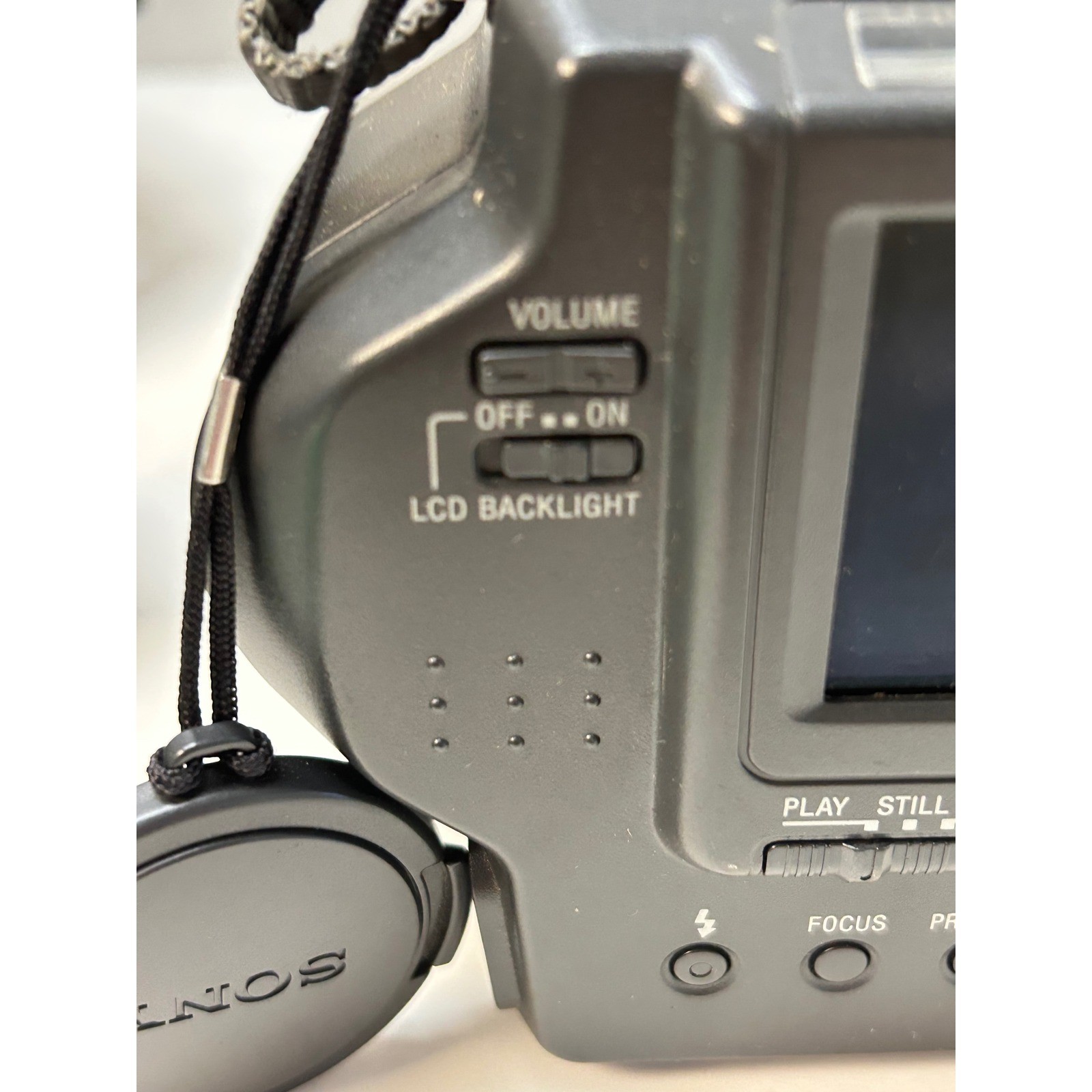 Sony Digital Mavica MVC-FD85 Camera Bundle Floppy Disk 1.3MP AC-L10B Charger Bag