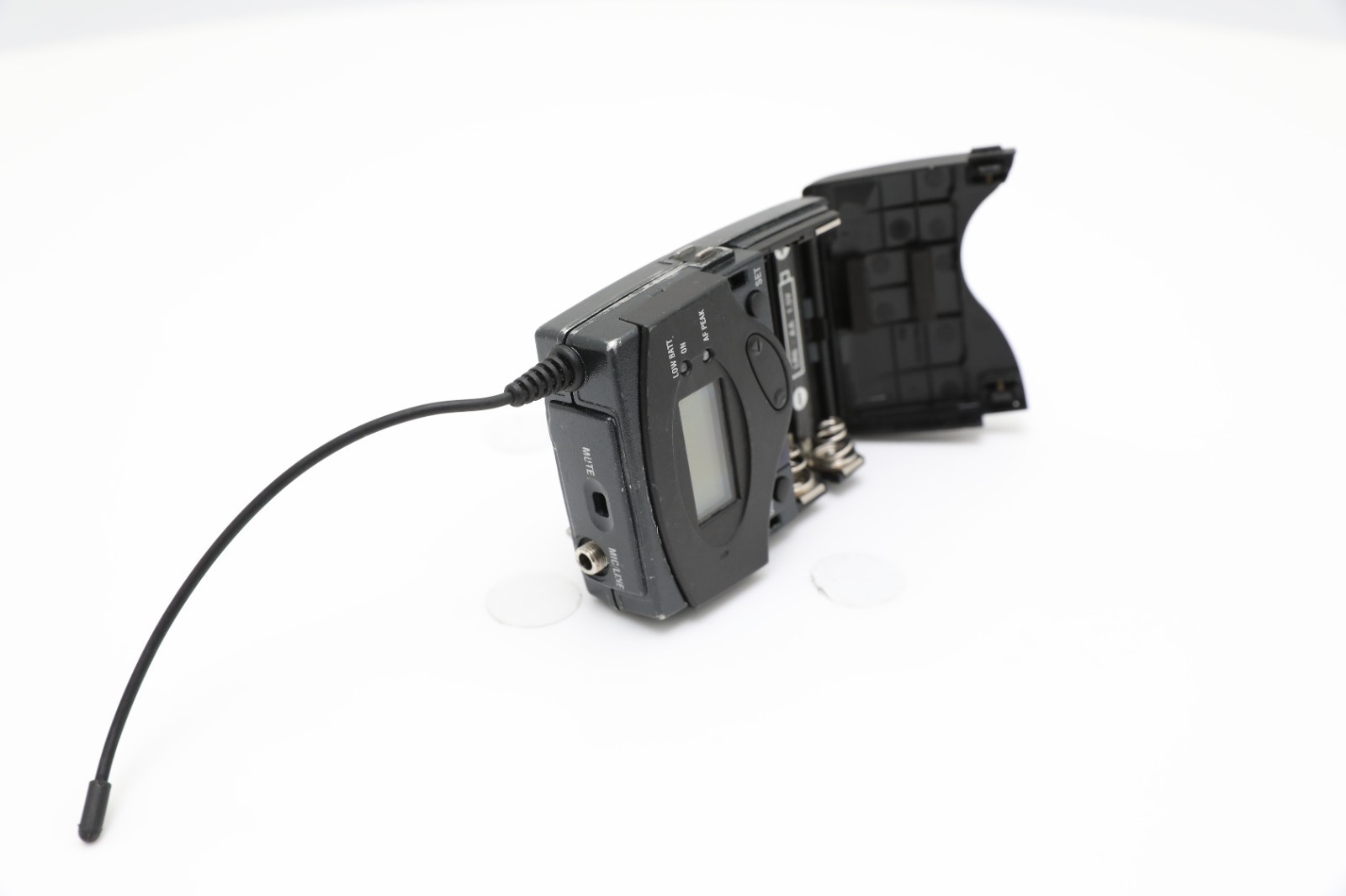Sennheiser SK 100 G4 Wireless Bodypack Transmitter (Freq A)-Fair Condition; Mute