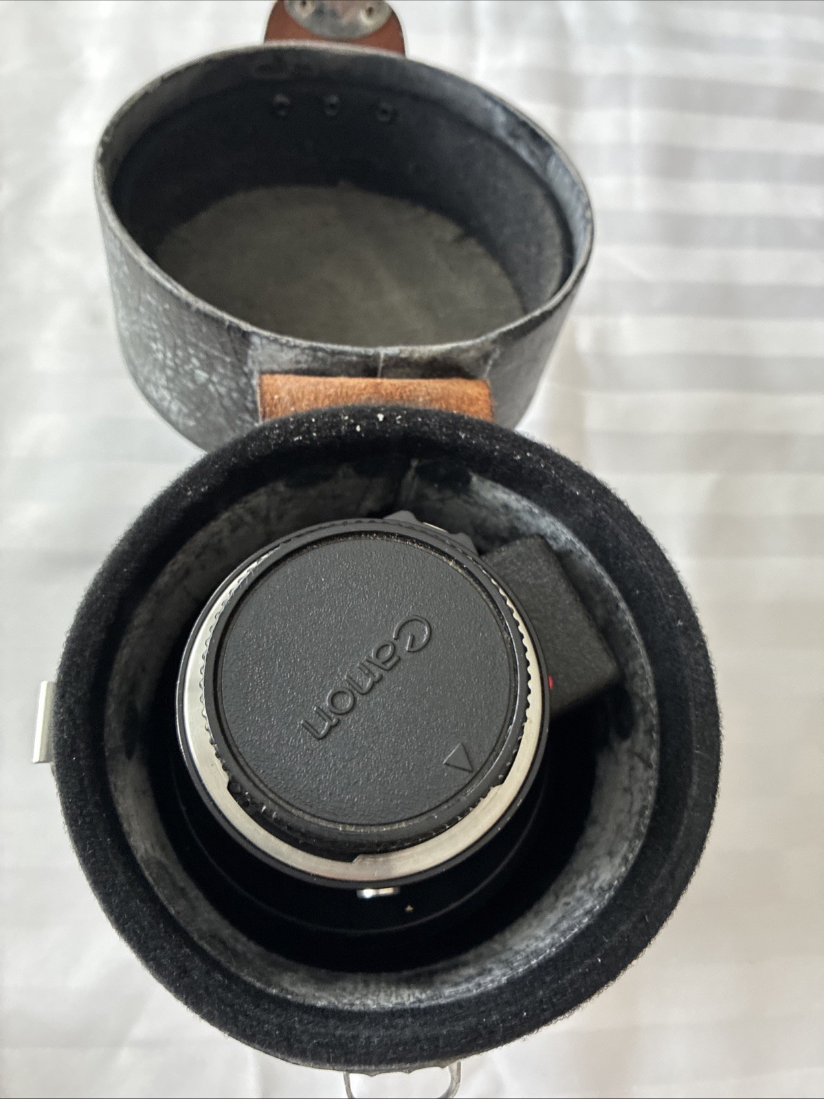 Canon Reflex 500mm f8 Mirror Super Telephoto Lens Holder Case 1x Filter Caps